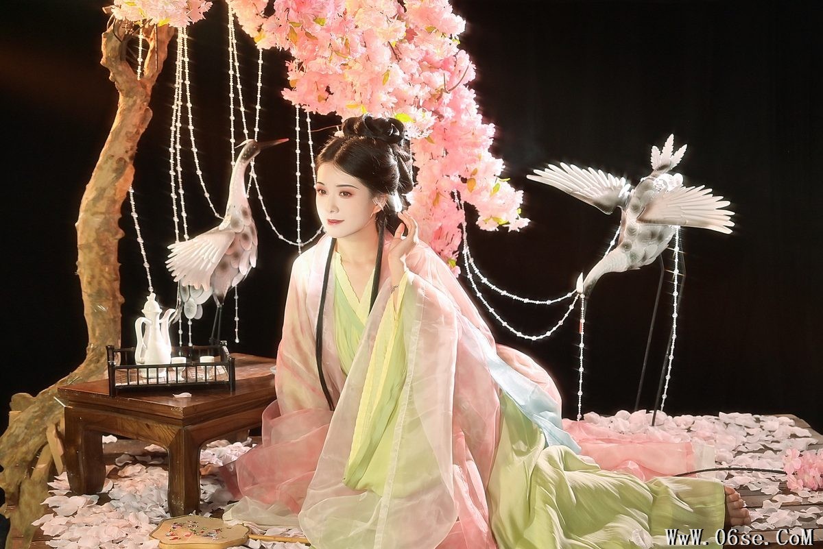 图片[4]-YiTuYu艺图语 Vol.5282 Yi Yi Bu Xiang Zhang Pang Pang[24P]-六色网
