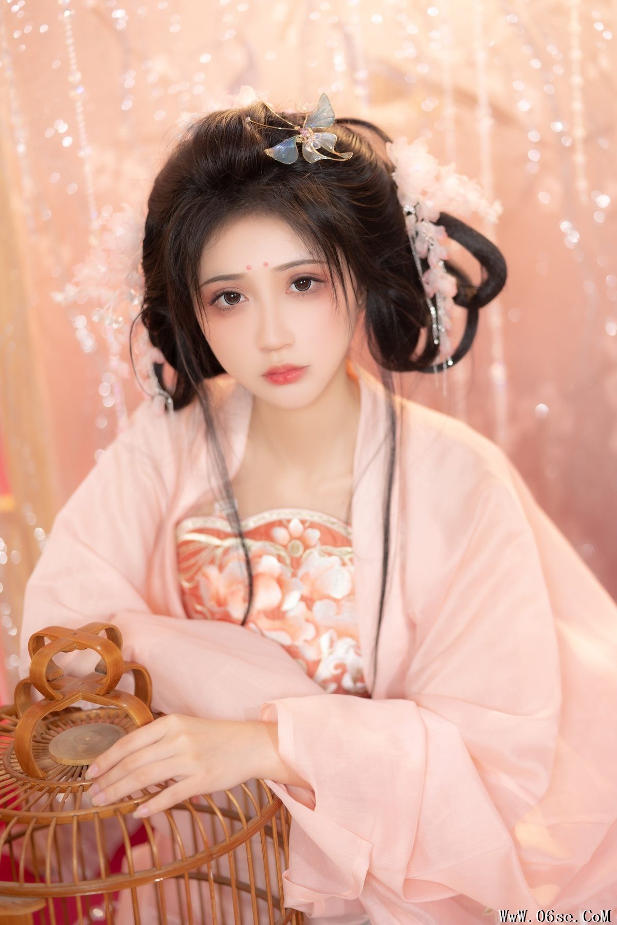 图片[25]-YiTuYu艺图语 Vol.3705 Qi Luo Sheng De Xiao Su Su[25P]-六色网