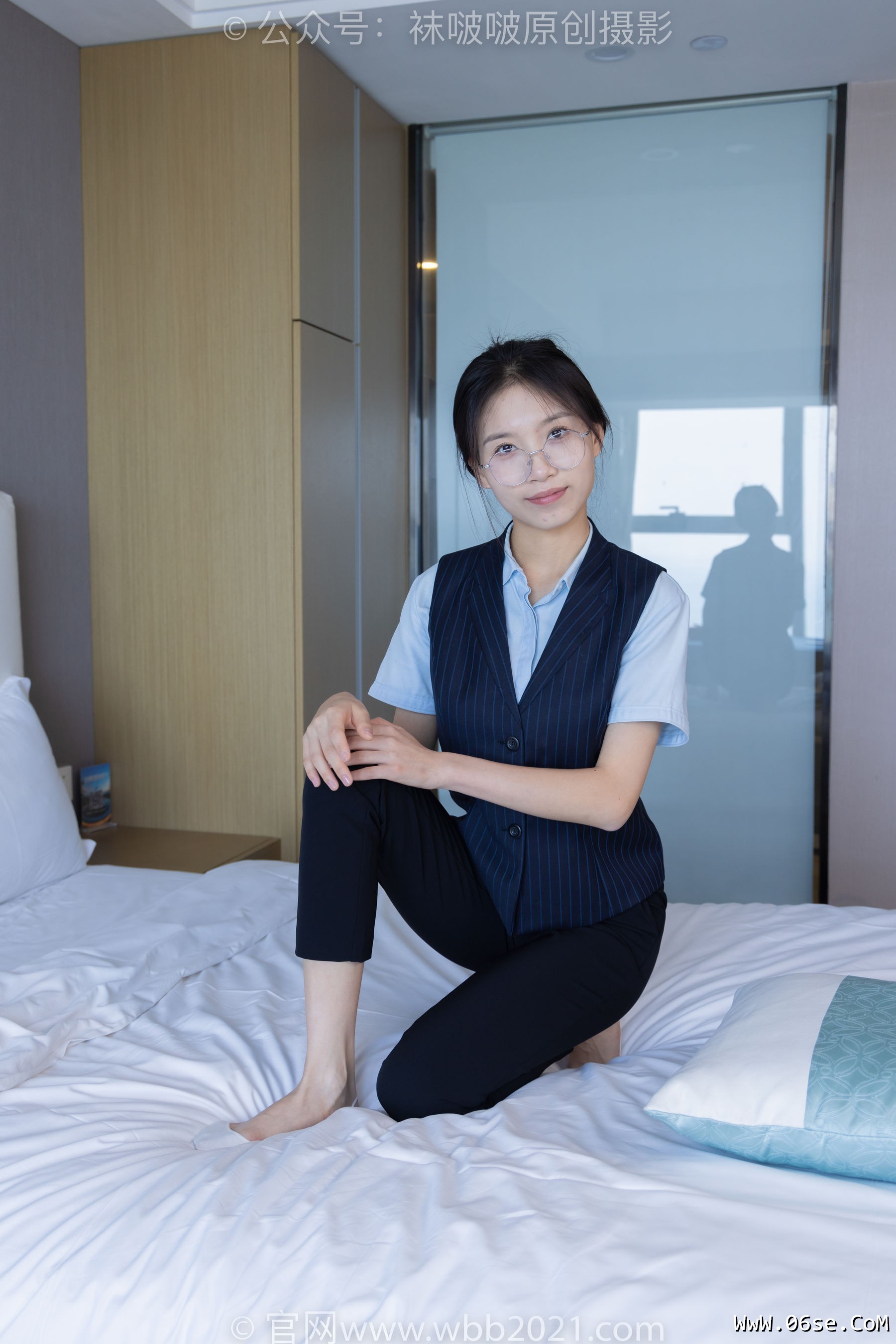 图片[3]-BoBoSocks袜啵啵 No.413 芝士 -高跟鞋、白色吊带船袜、银行制服[145P]-六色网
