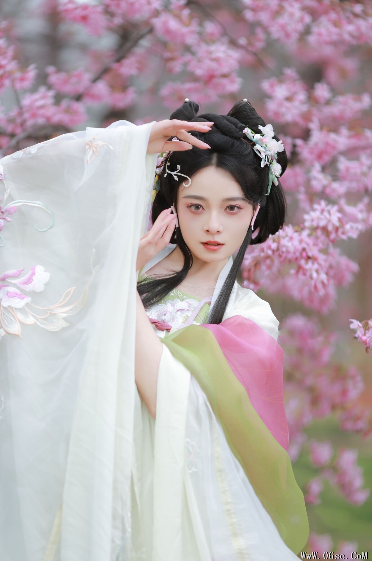 图片[10]-YiTuYu艺图语 Vol.6610 Nu Li Hua Zhuang De Sui Sui[22P]-六色网