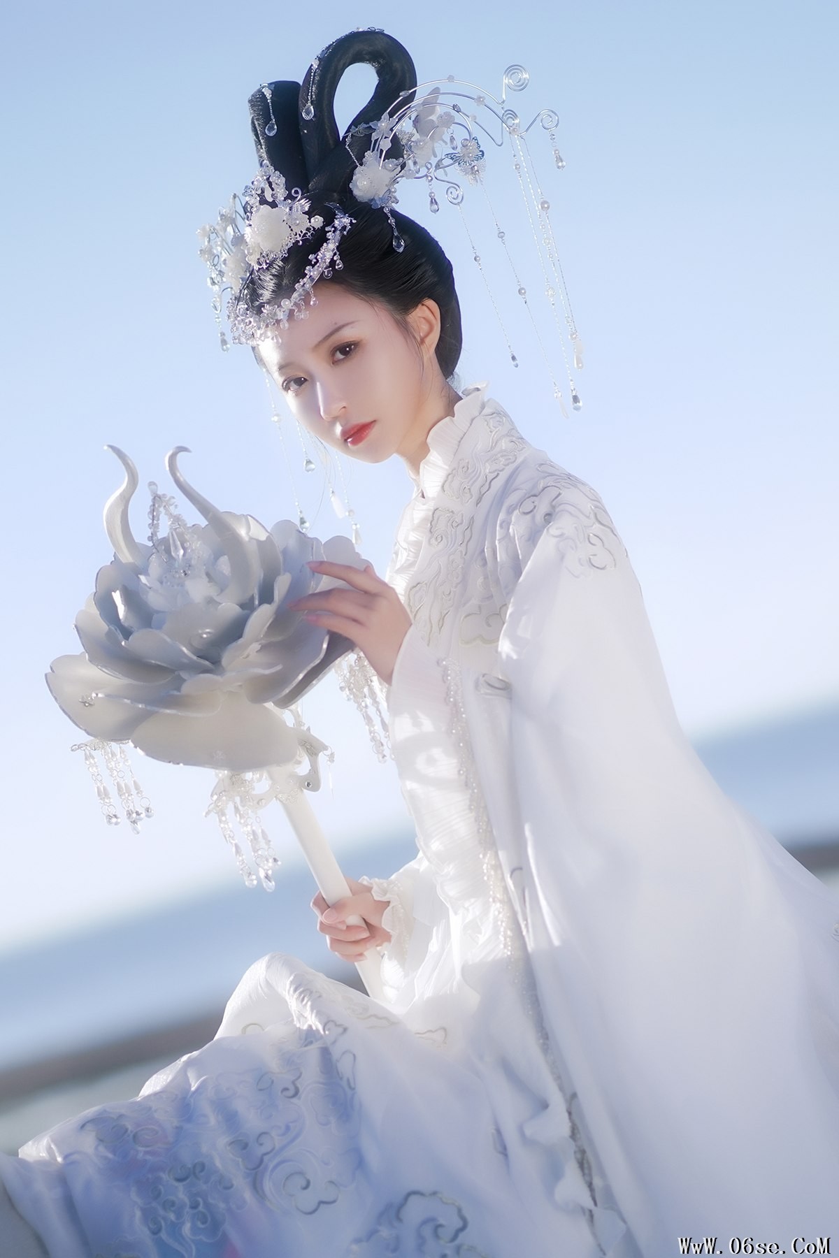 YiTuYu艺图语 Vol.3183 Qi Luo Sheng De Xiao Su Su[29P]-六色网