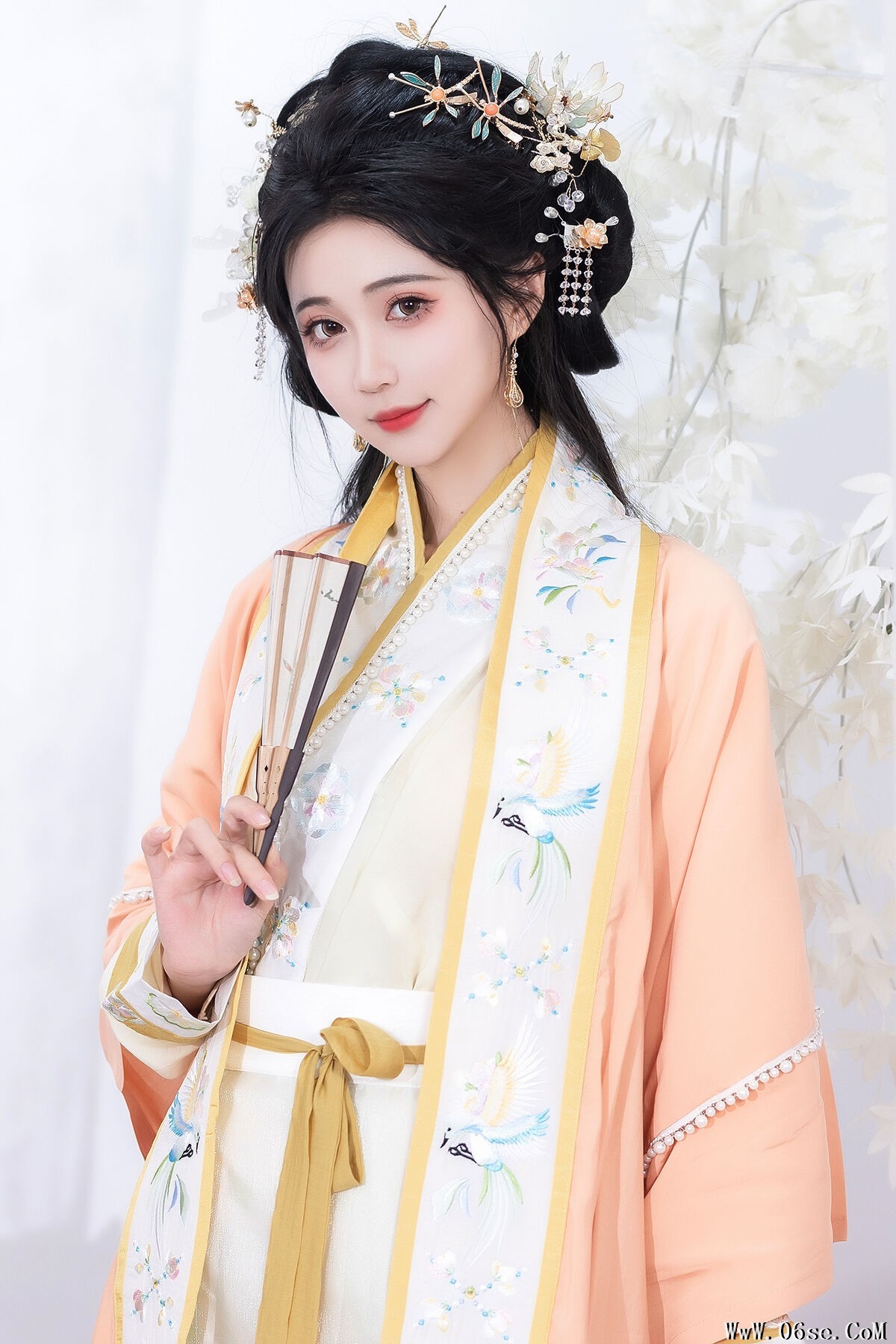 YiTuYu艺图语 Vol.6675 Qi Luo Sheng De Xiao Su Su[30P]-六色网