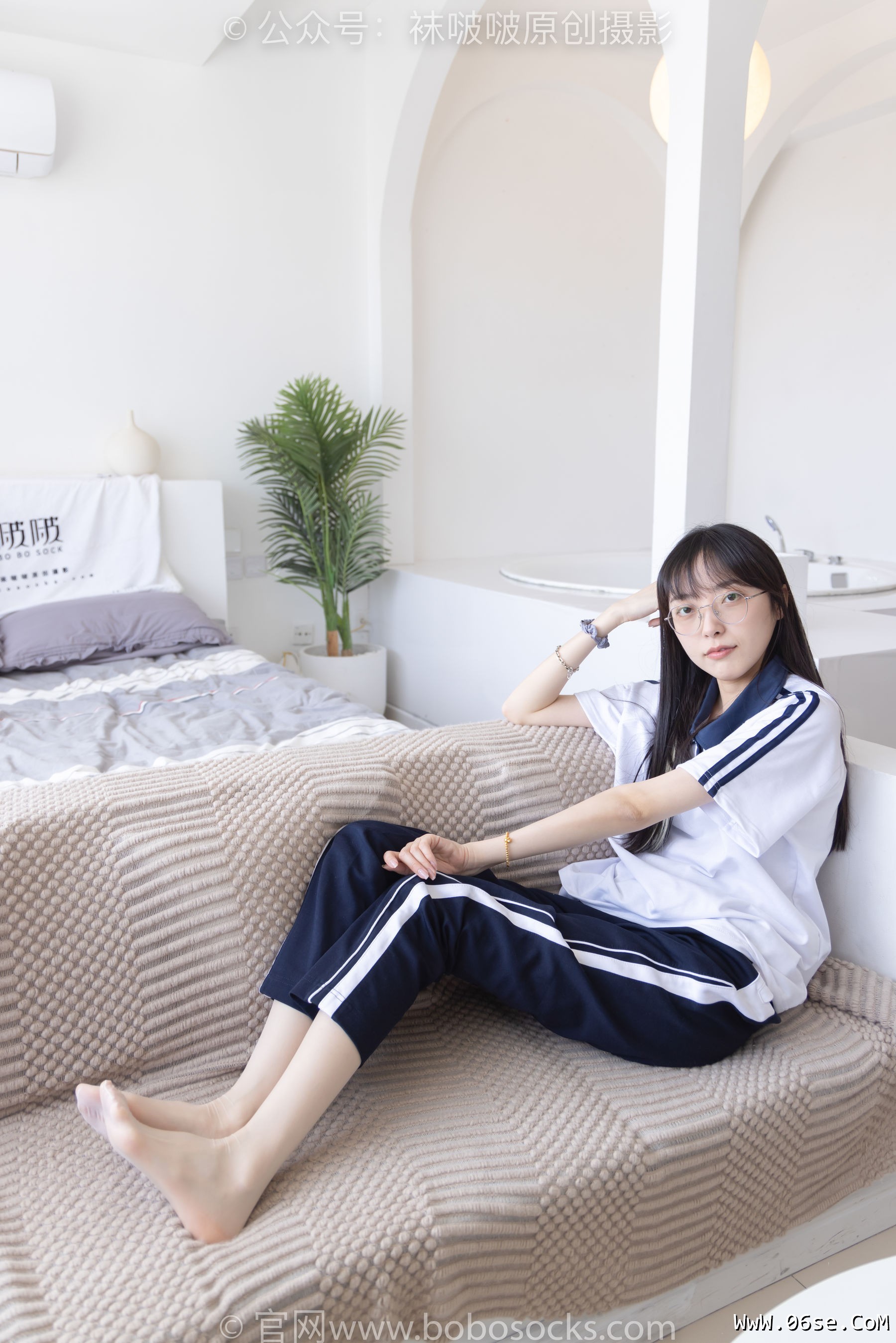 图片[131]-BoBoSocks袜啵啵 No.207 稚予 -aj板鞋、白棉袜、油亮白丝、校服裤里丝[140P]-六色网