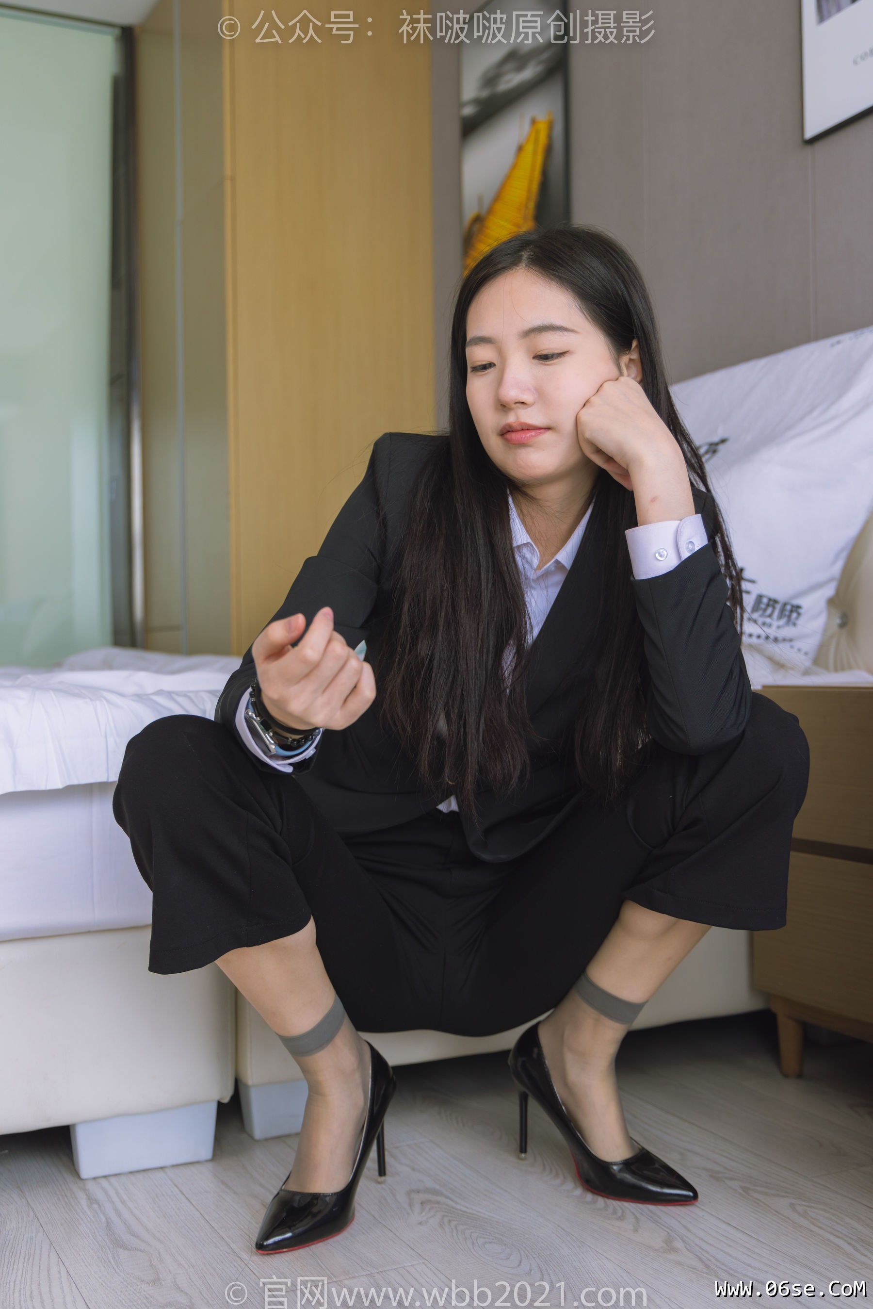 图片[259]-BoBoSocks袜啵啵 No.245 小甜豆 -高跟鞋、短灰丝、半蹲镜头较多[299P]-六色网