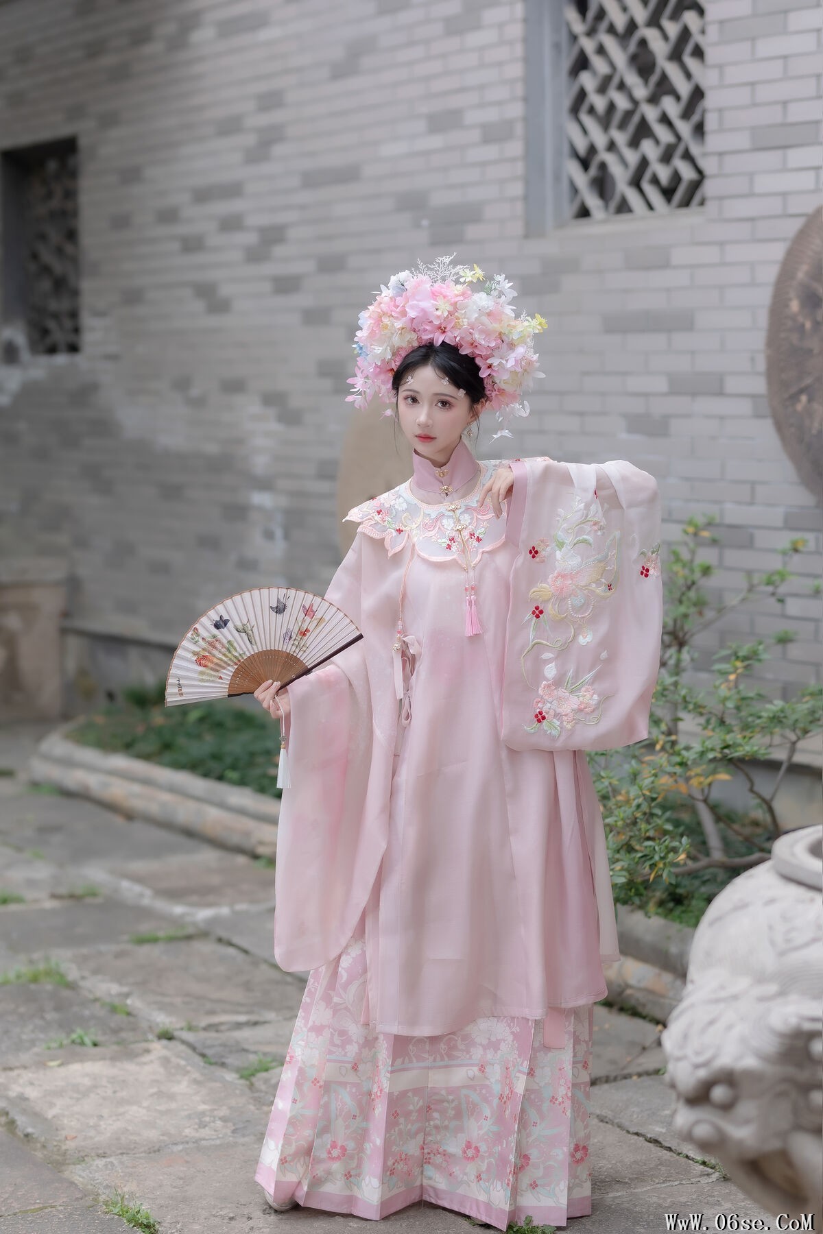 图片[24]-YiTuYu艺图语 Vol.7231 Qi Luo Sheng De Xiao Su Su[24P]-六色网