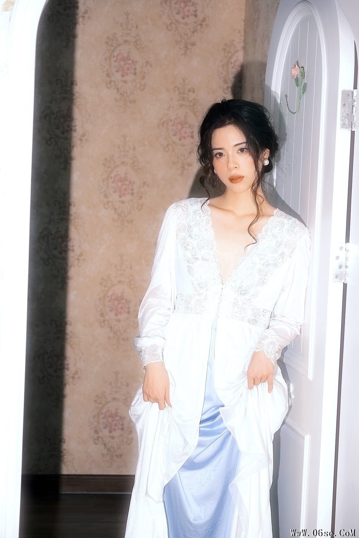 图片[32]-YiTuYu艺图语 Vol.3200 Yi Zhi Qian Qian[33P]-六色网