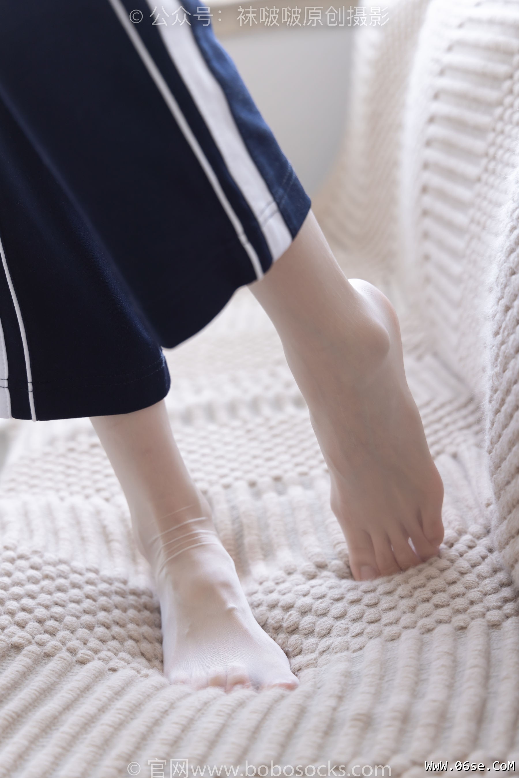 图片[29]-BoBoSocks袜啵啵 No.207 稚予 -aj板鞋、白棉袜、油亮白丝、校服裤里丝[140P]-六色网