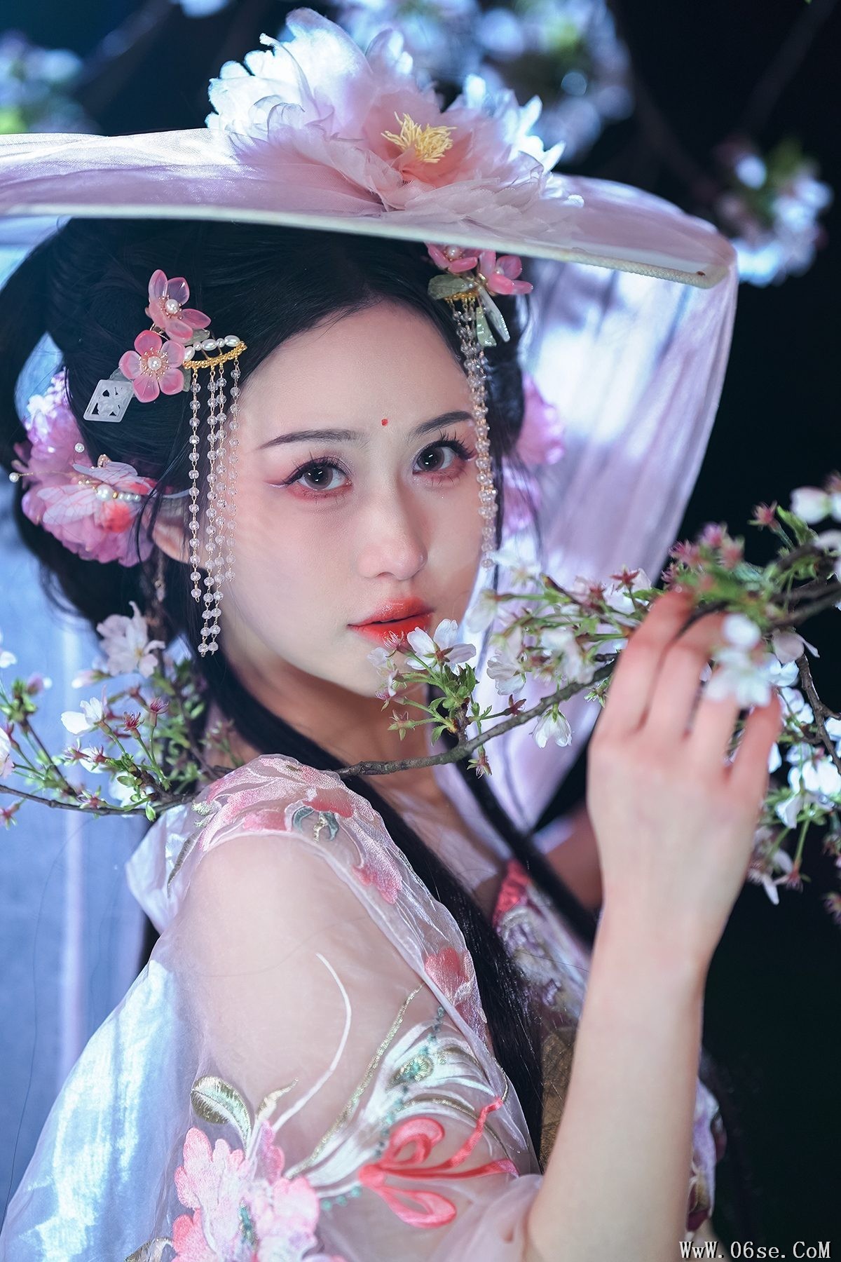 YiTuYu艺图语 Vol.4019 Jiao Jiao[27P]-六色网