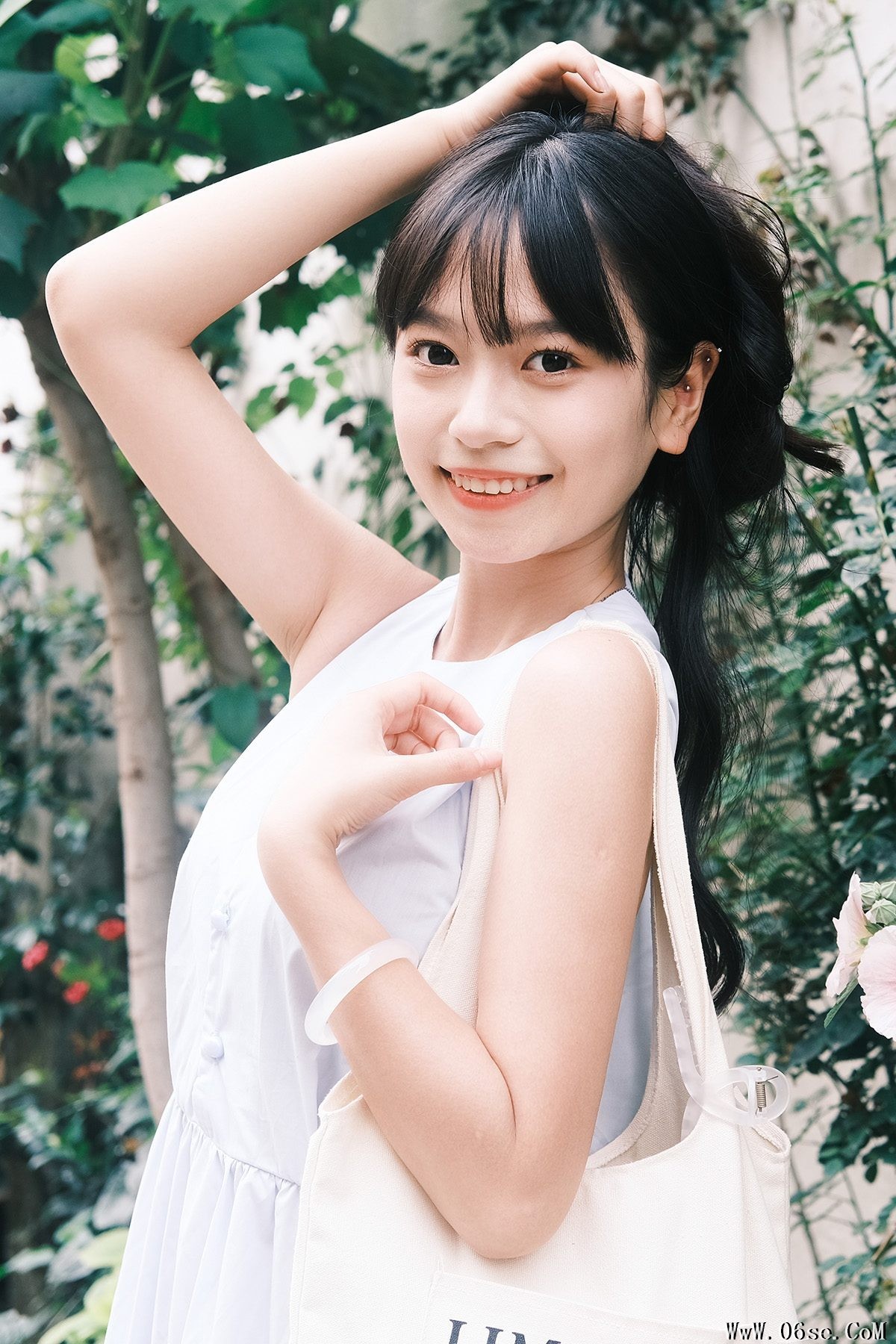 YiTuYu艺图语 Vol.4714 Yan Yun Lin Er[34P]-六色网