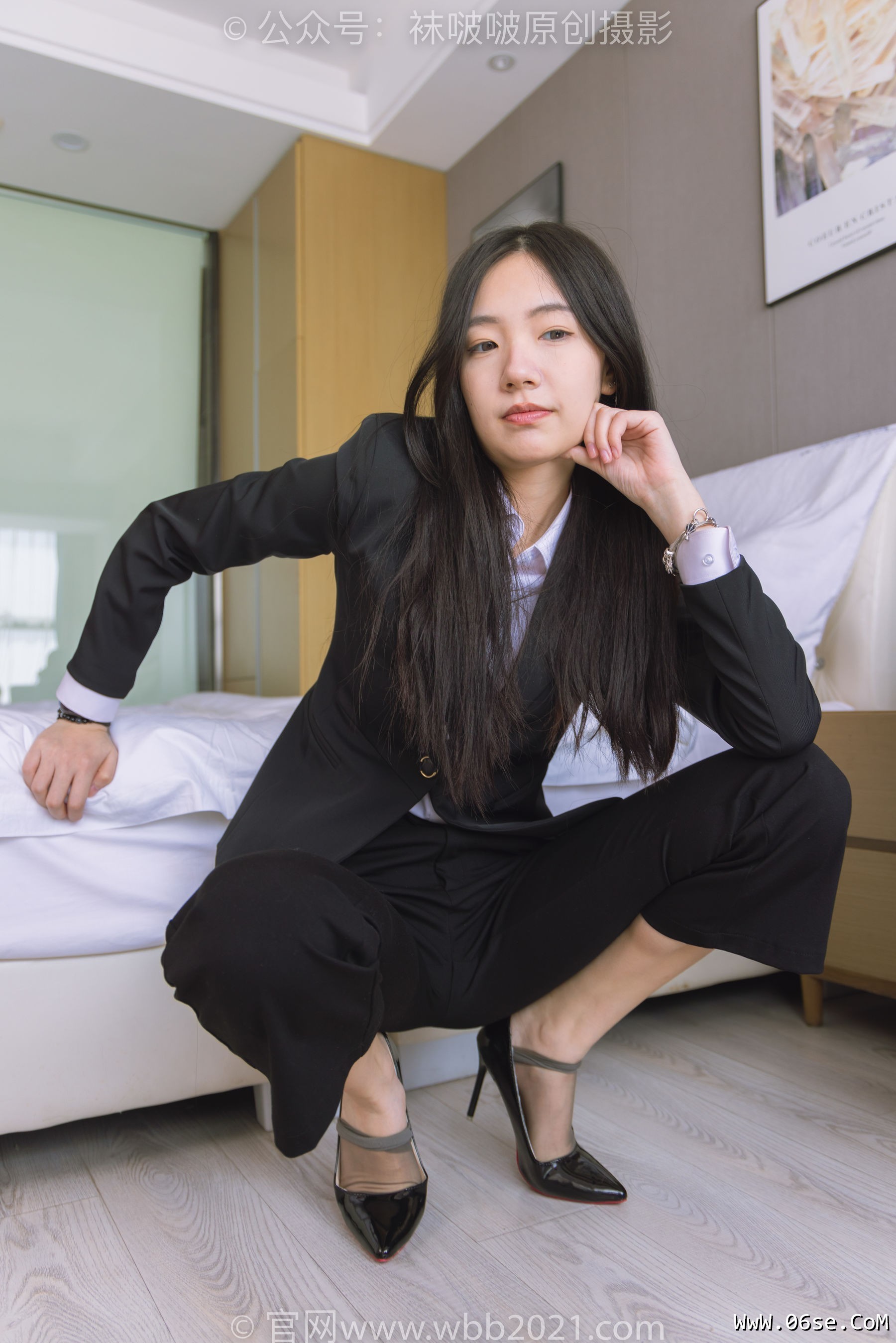 图片[177]-BoBoSocks袜啵啵 No.245 小甜豆 -高跟鞋、短灰丝、半蹲镜头较多[299P]-六色网