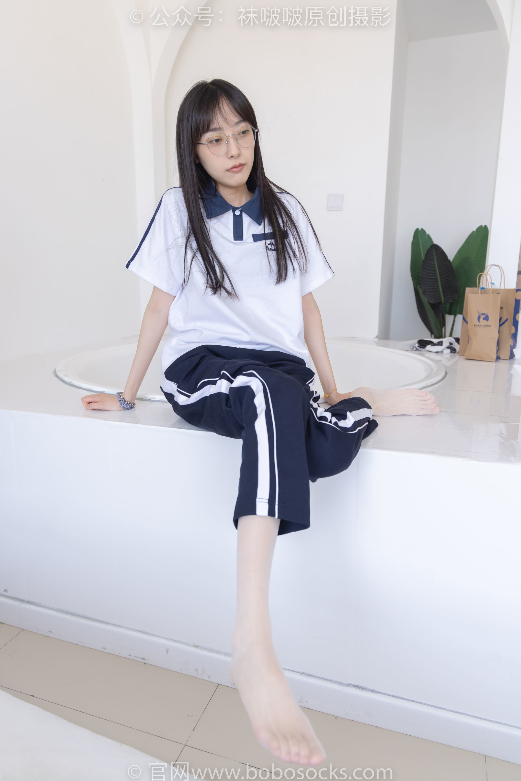 图片[45]-BoBoSocks袜啵啵 No.207 稚予 -aj板鞋、白棉袜、油亮白丝、校服裤里丝[140P]-六色网