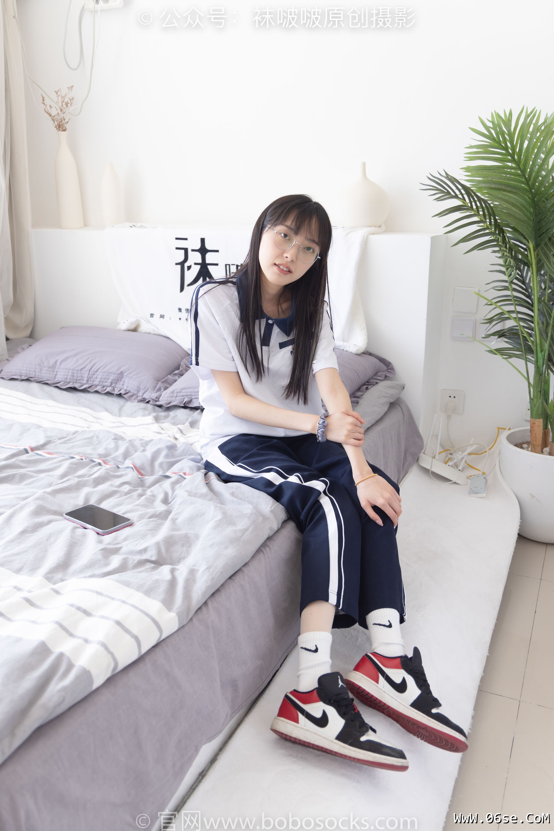 图片[35]-BoBoSocks袜啵啵 No.207 稚予 -aj板鞋、白棉袜、油亮白丝、校服裤里丝[140P]-六色网