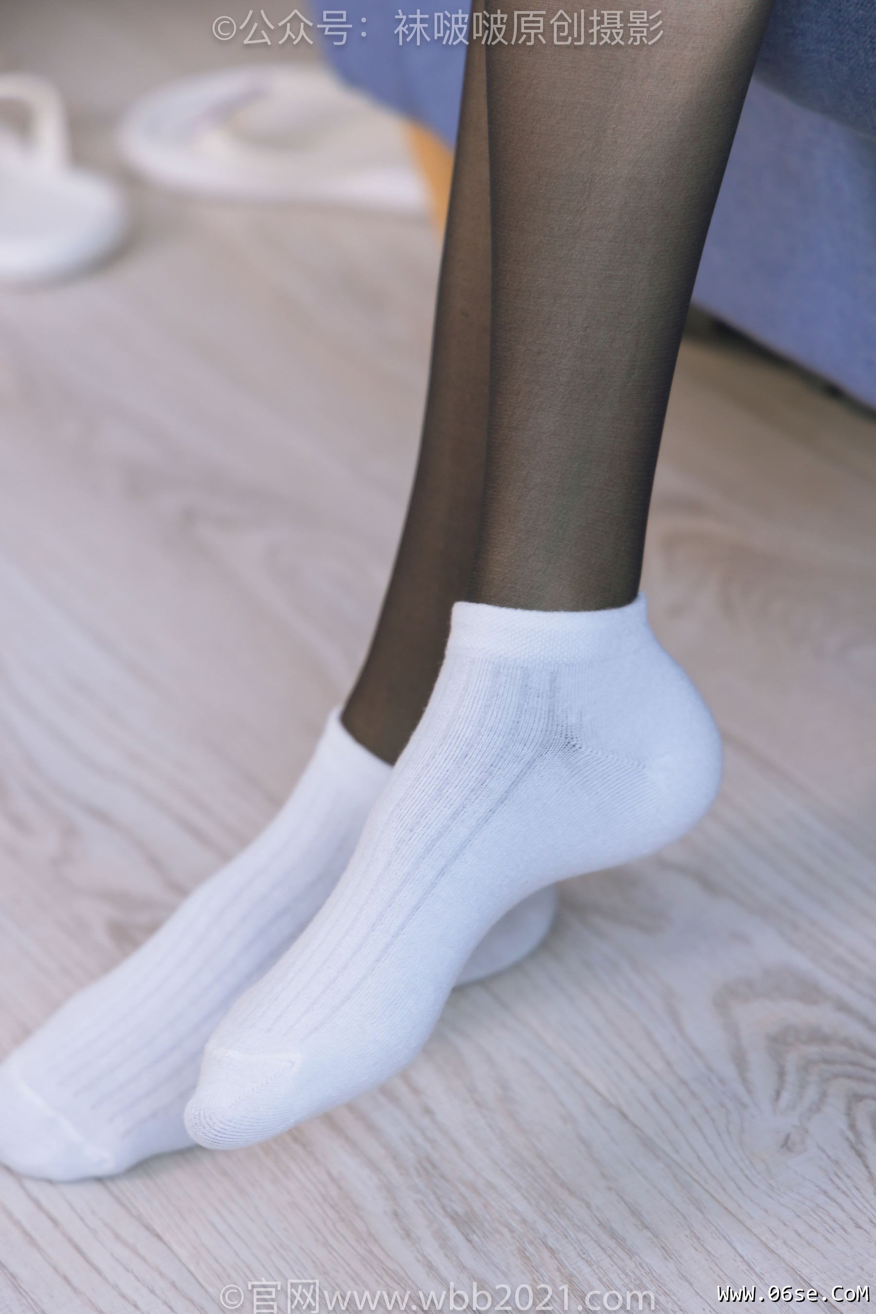 图片[70]-BoBoSocks袜啵啵 No.437 稚予 -女仆装、人字拖、薄黑丝、白棉袜、裸足[140P]-六色网
