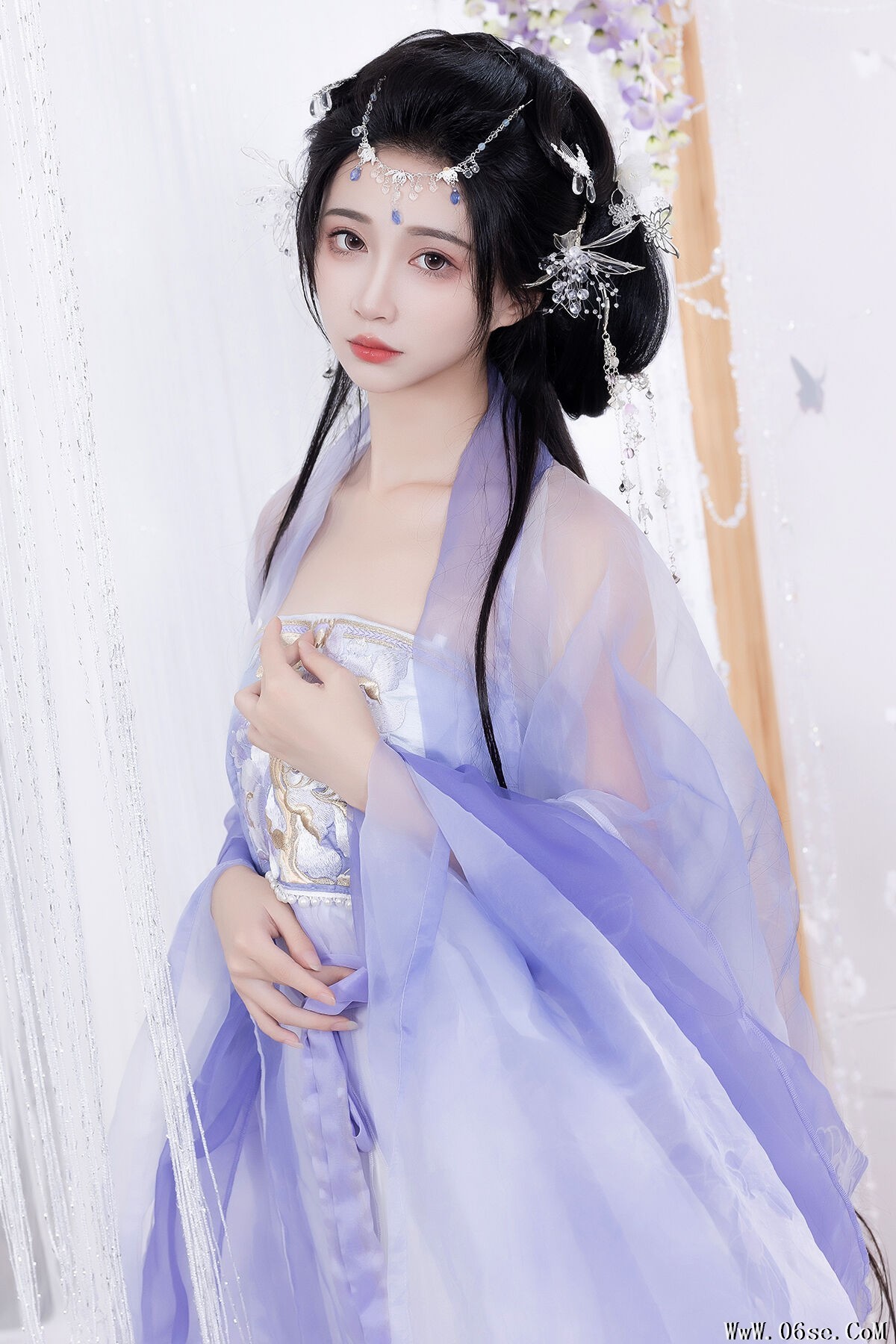 YiTuYu艺图语 Vol.6668 Qi Luo Sheng De Xiao Su Su[26P]-六色网