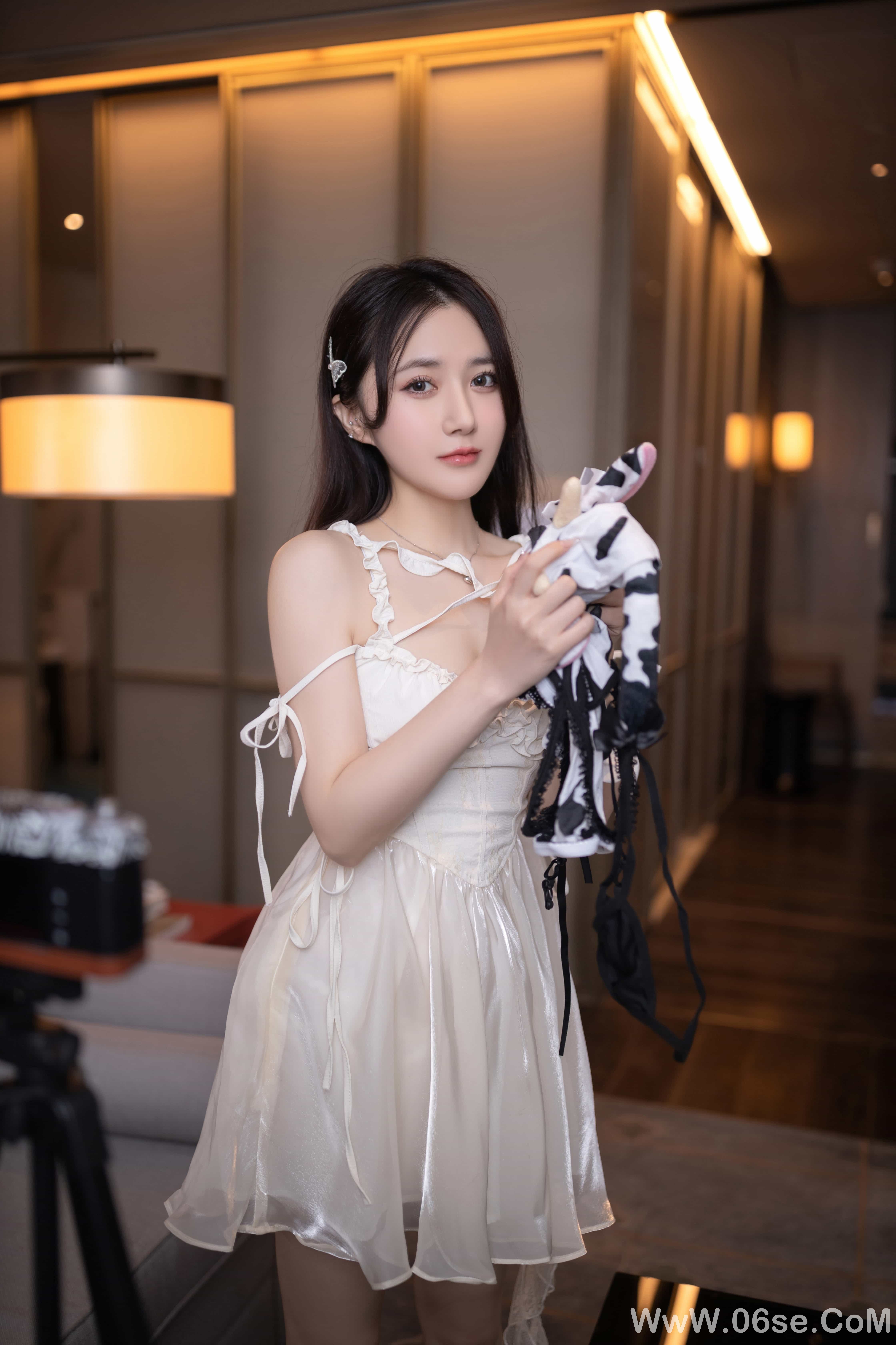图片[41]-秀人名模鱼子酱Fish内部私购未上架《用爱发电》写真[130P]-六色网