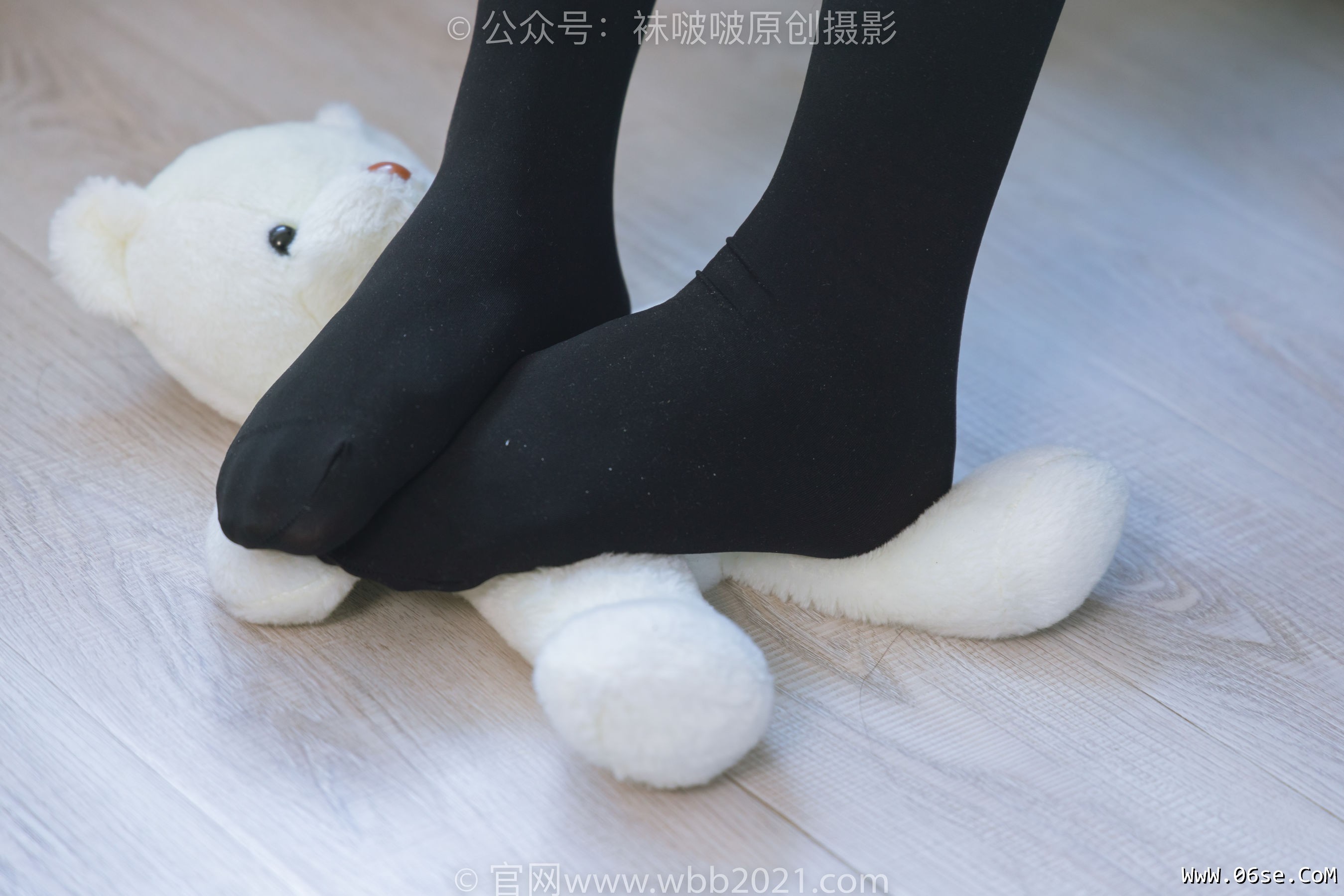 图片[12]-BoBoSocks袜啵啵 No.315 小沫 -平底鞋、厚黑丝、模特穿鞋及丝袜踩玩偶小熊剧情[140P]-六色网