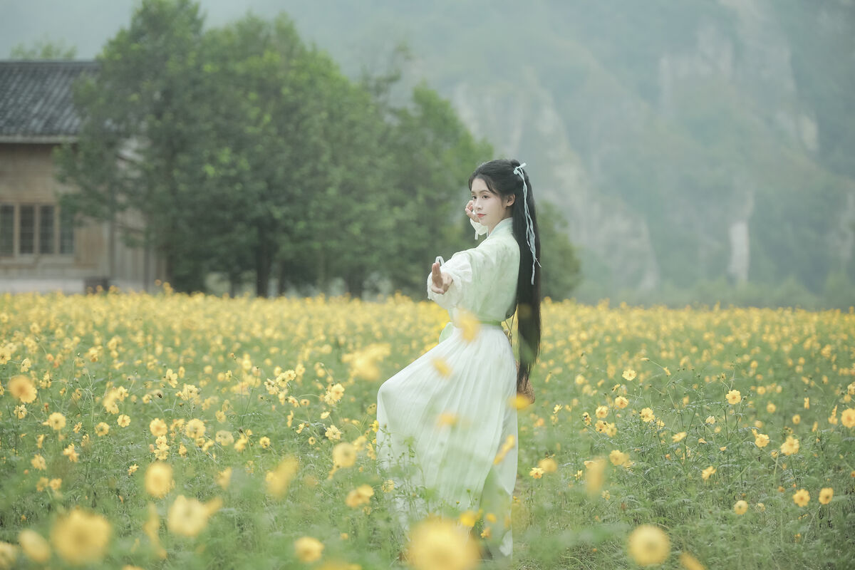 图片[11]-YiTuYu艺图语 Vol.6889 Yi Mi Liang Gao[28P]-六色网