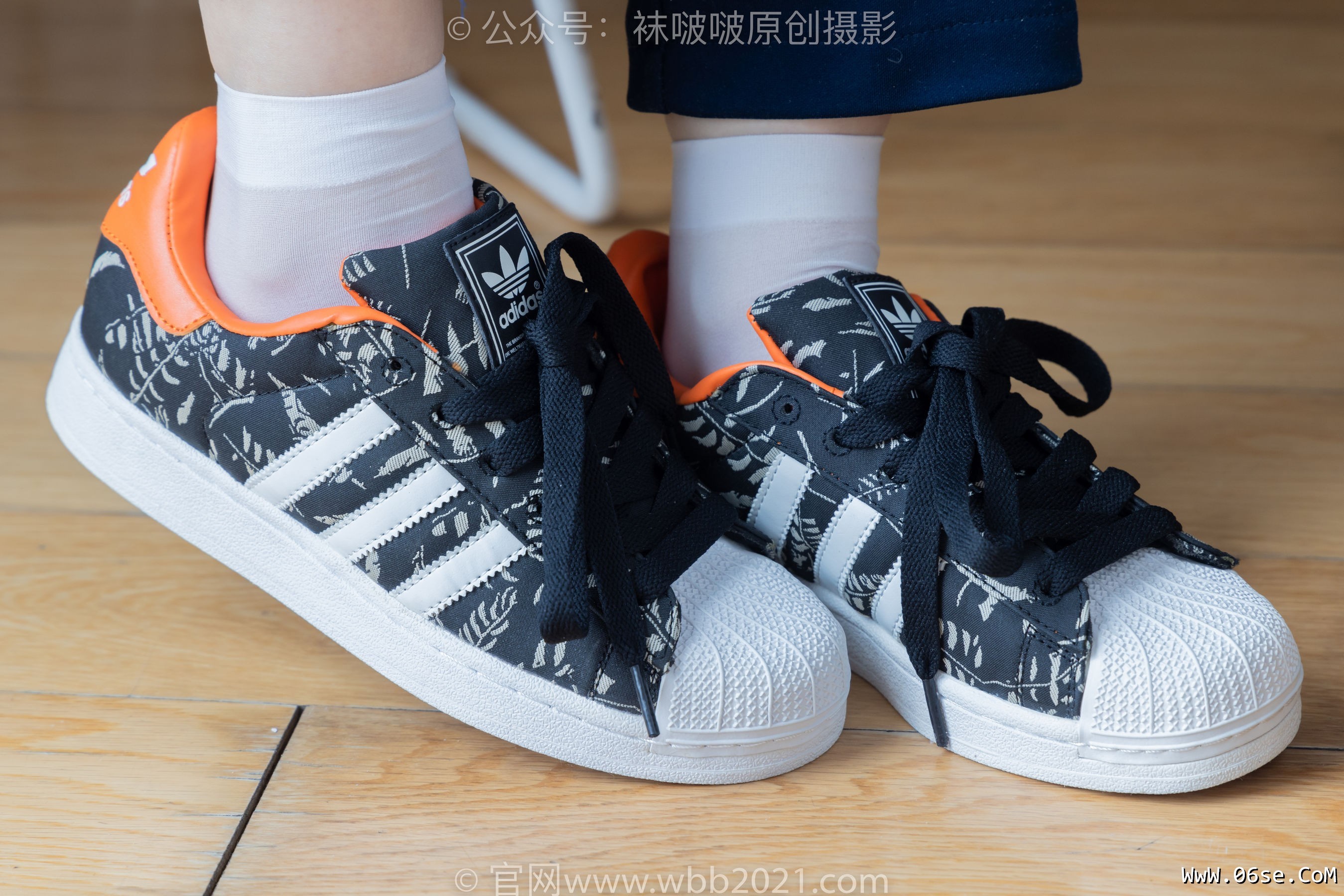 图片[27]-BoBoSocks袜啵啵 No.366 甜甜圈 -三双板鞋、白棉袜、短白丝[150P]-六色网