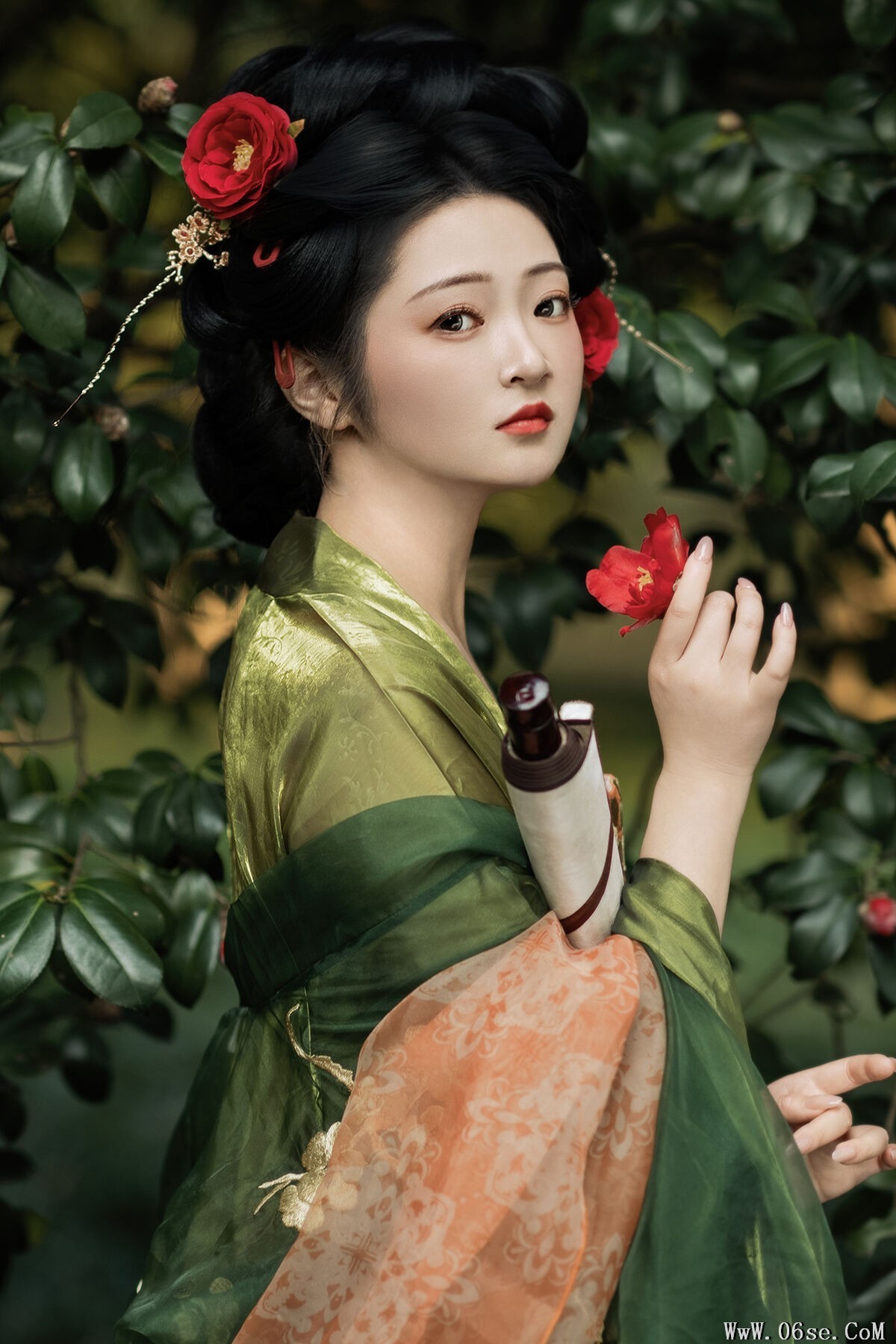 YiTuYu艺图语 Vol.6788 Bi Qi Bao Zui Piao Liang De Nu Ren[23P]-六色网