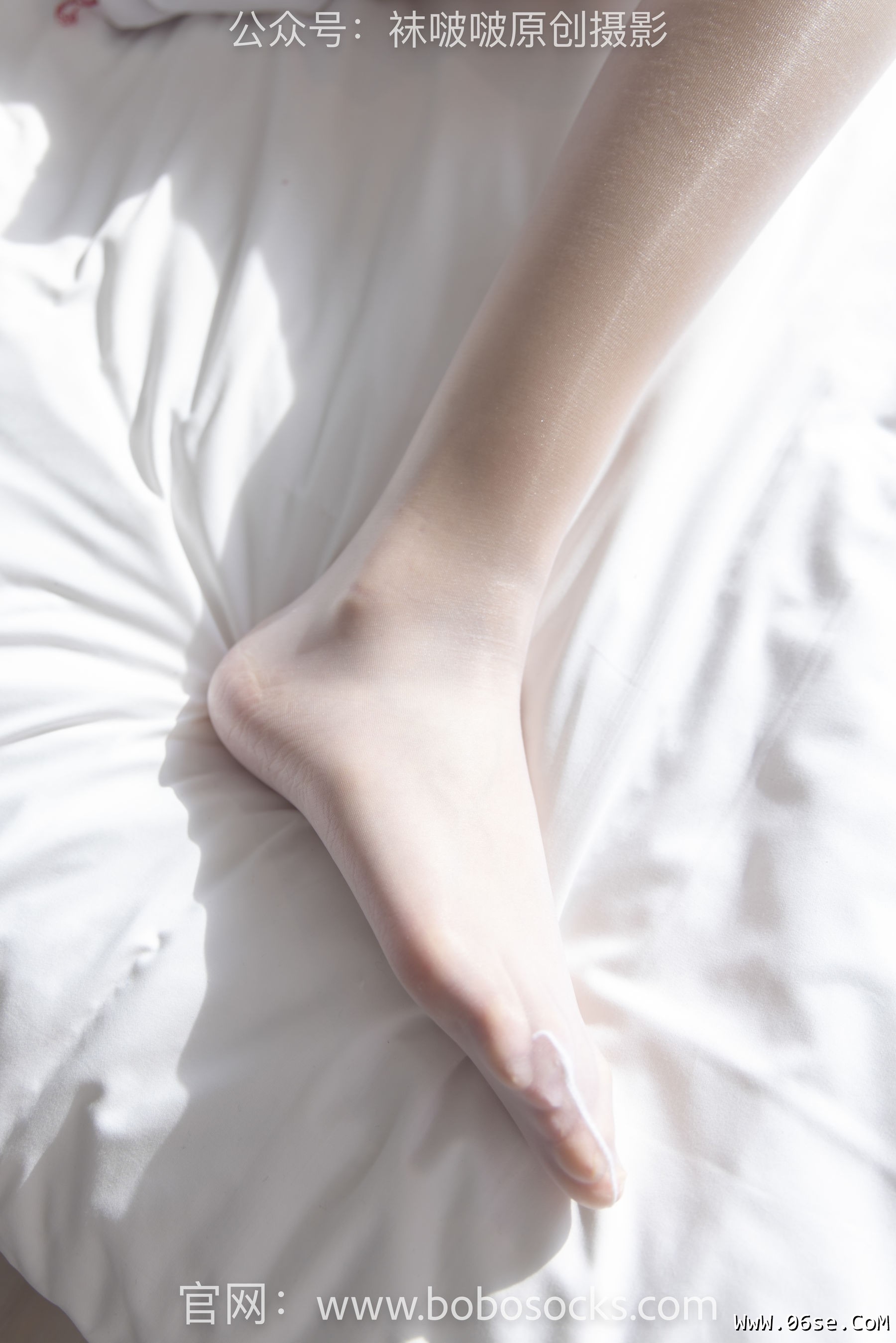图片[124]-BoBoSocks袜啵啵 No.153 小甜豆-华伦天奴高跟鞋、油亮肉丝、油亮白丝、圣诞服[140P]-六色网