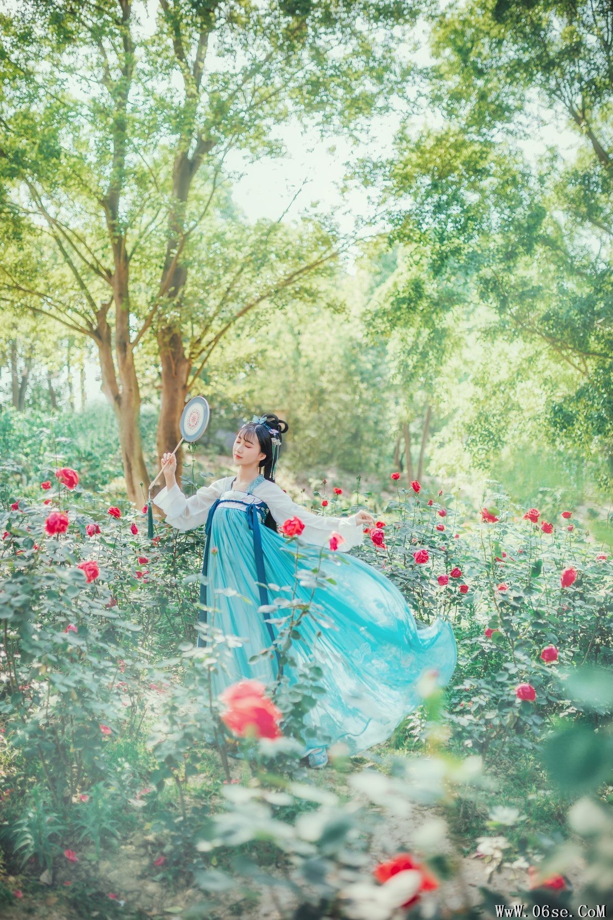 图片[22]-YiTuYu艺图语 Vol.4170 Qi Luo Sheng De Xiao Su Su[24P]-六色网
