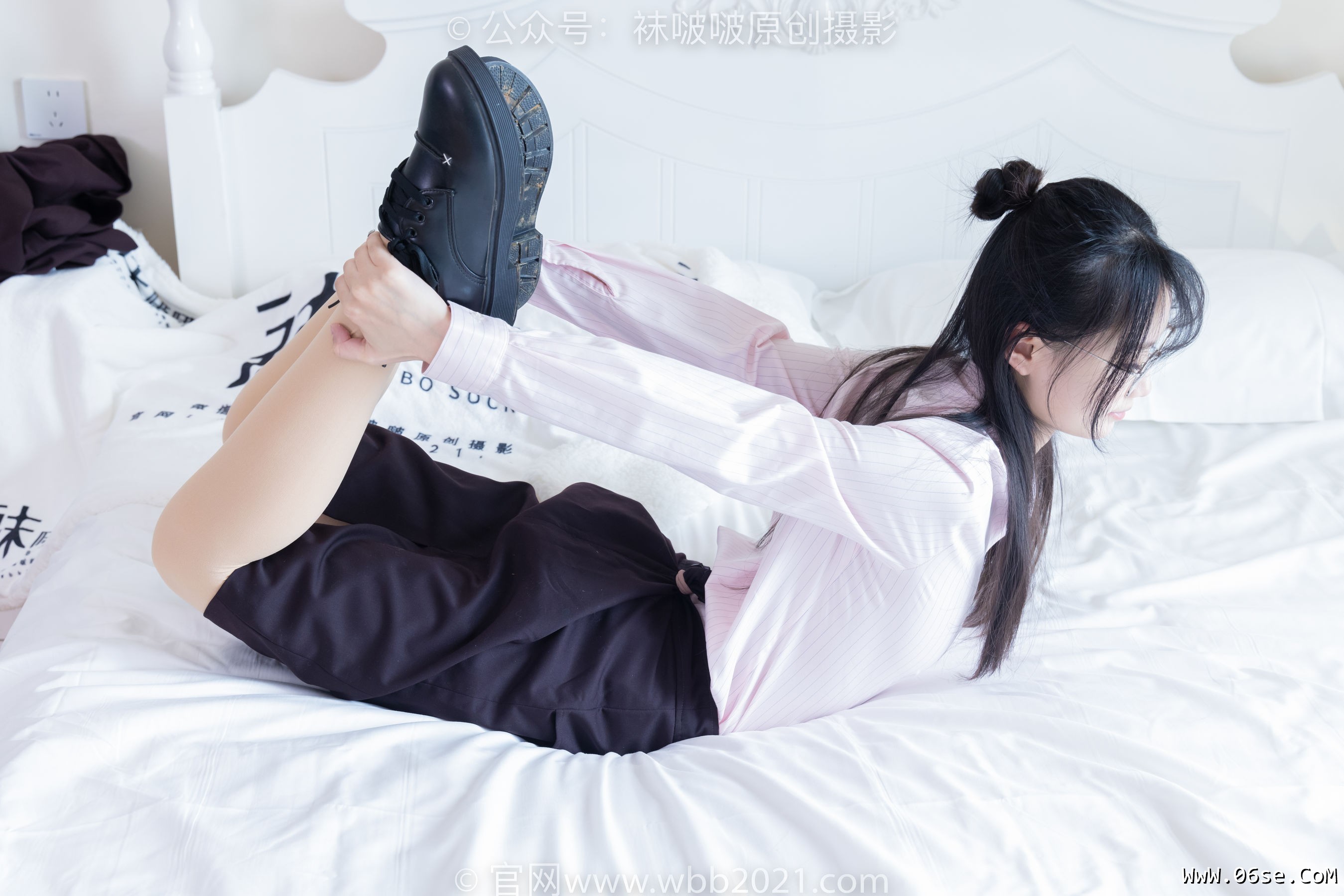 图片[158]-BoBoSocks袜啵啵 No.362 甜甜圈 -两双皮鞋、厚肉丝、厚黑丝、ol制服[230P]-六色网