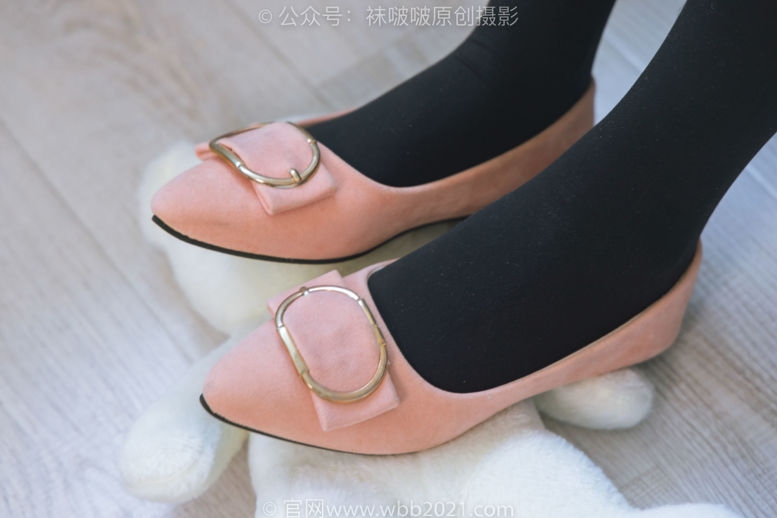 图片[38]-BoBoSocks袜啵啵 No.315 小沫 -平底鞋、厚黑丝、模特穿鞋及丝袜踩玩偶小熊剧情[140P]-六色网
