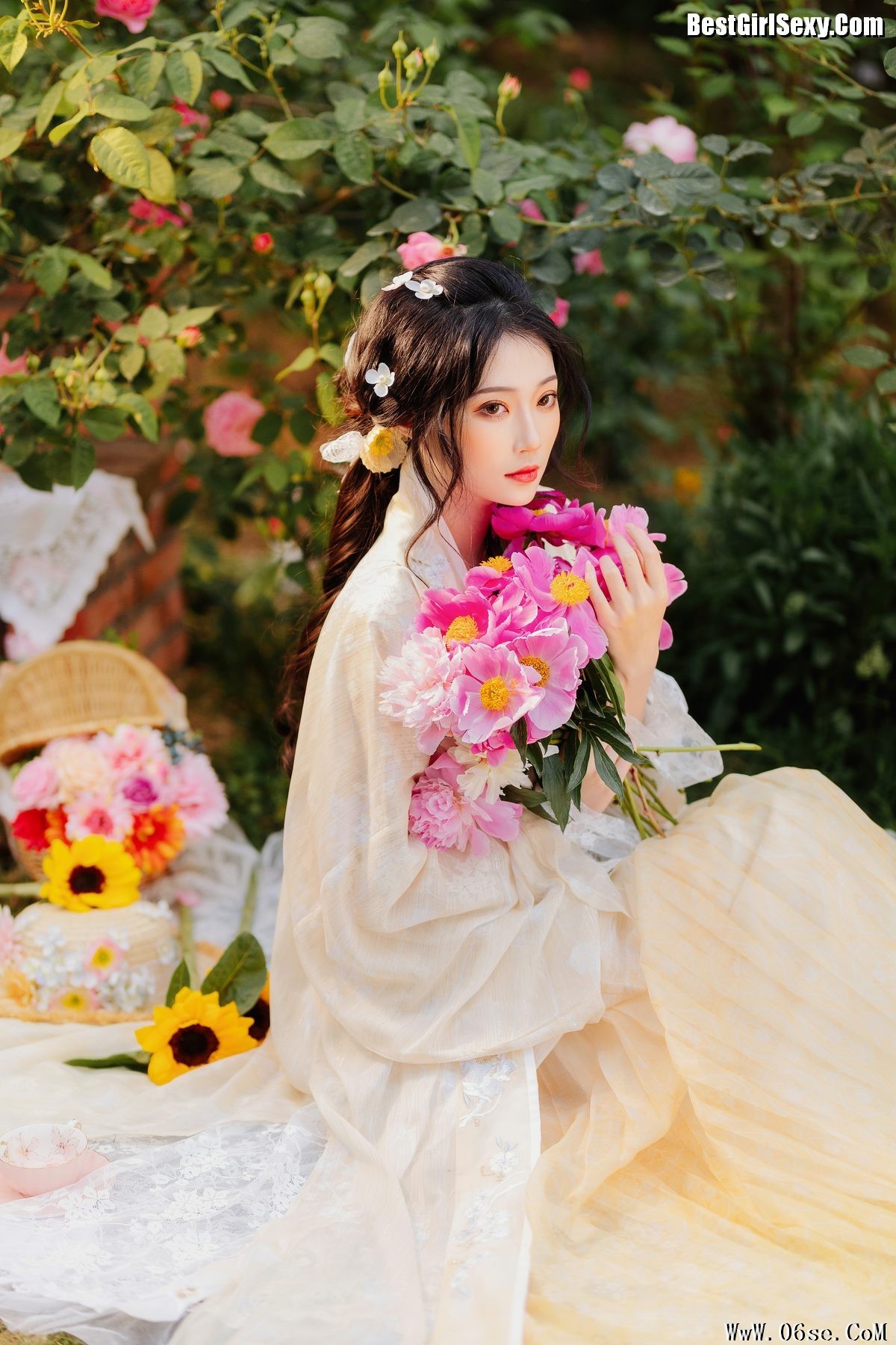 图片[4]-YiTuYu艺图语 Vol.4063 Liu Liu Yang Liu Liu[24P]-六色网