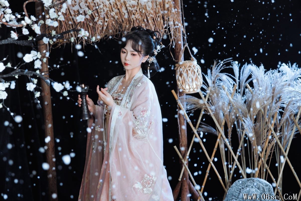 图片[19]-YiTuYu艺图语 Vol.3720 Qian Mo Hong Chen[23P]-六色网