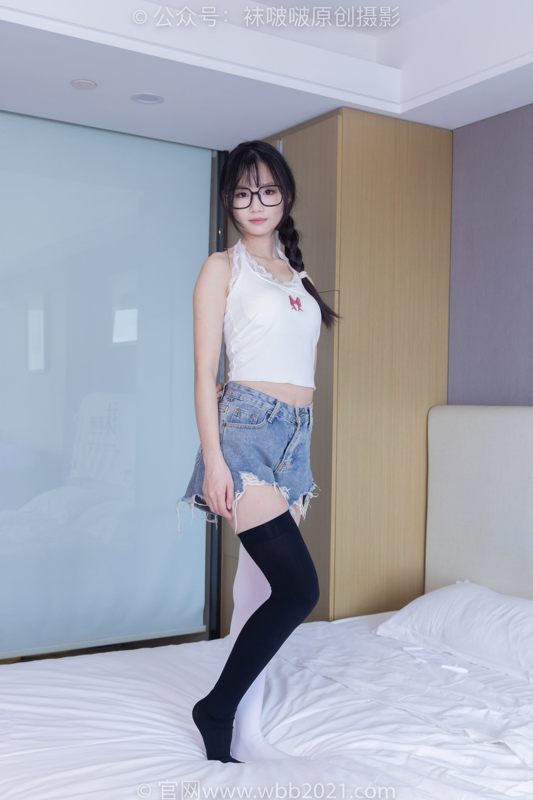 图片[111]-BoBoSocks袜啵啵 No.390 甜甜圈 -板鞋、厚黑丝大腿袜、厚白丝大腿袜[148P]-六色网