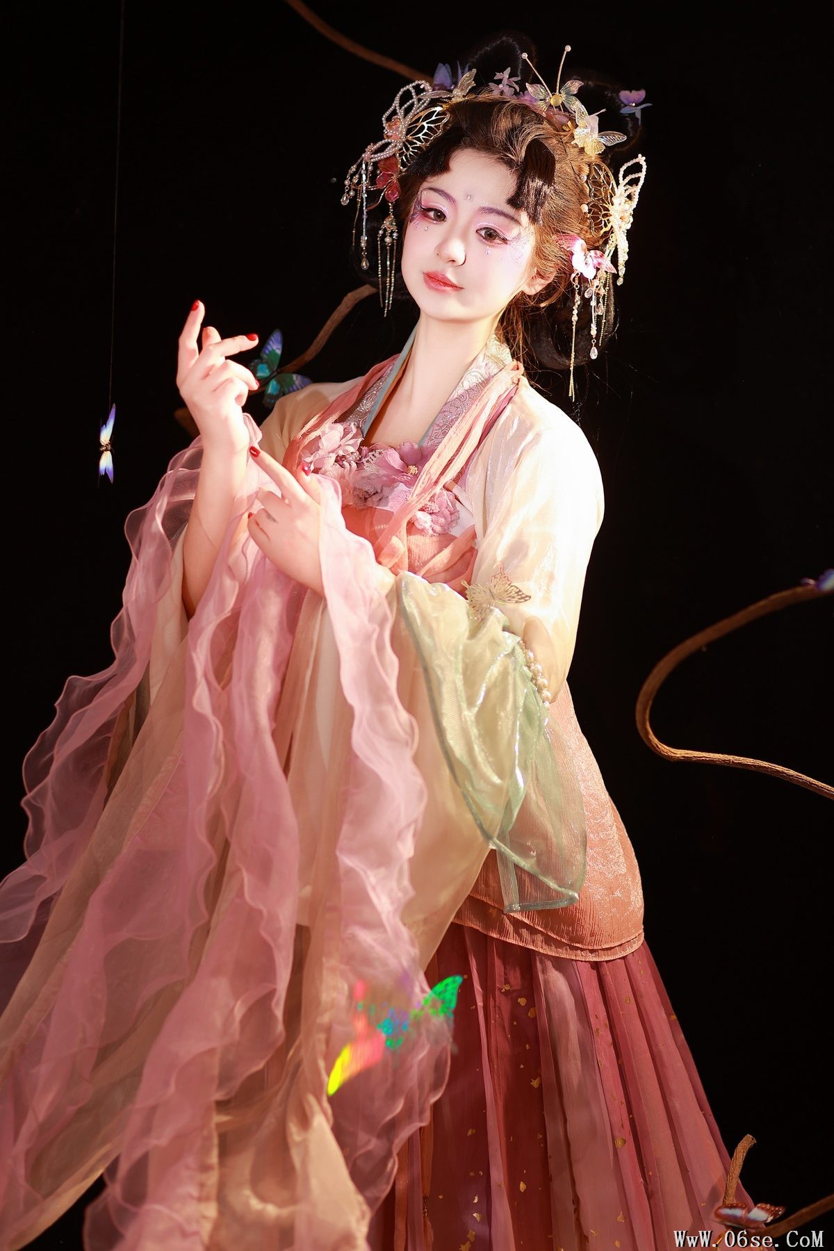 图片[25]-YiTuYu艺图语 Vol.5823 Bu Ke Ai De He He Miao[27P]-六色网