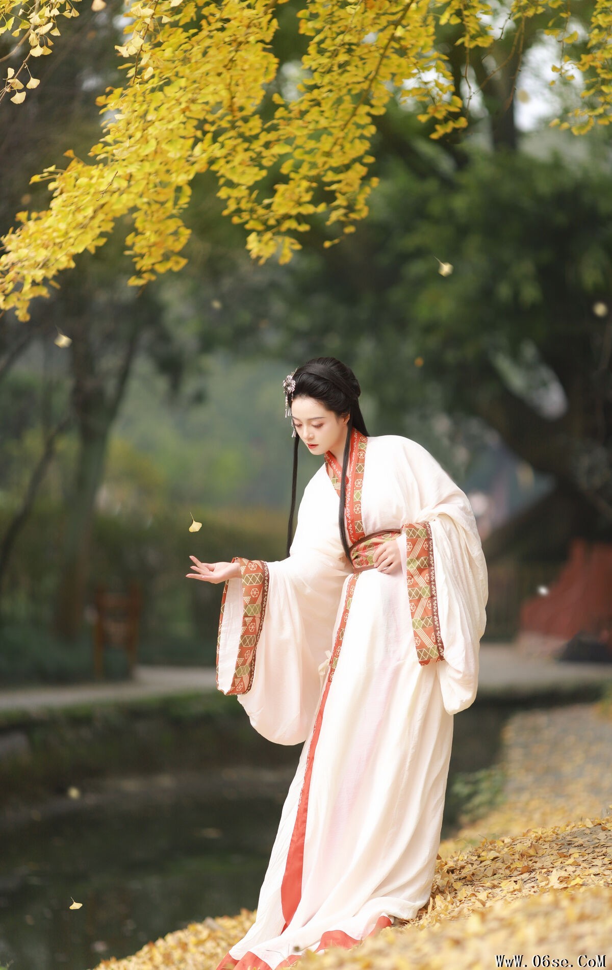 图片[13]-YiTuYu艺图语 Vol.6437 Nu Li Hua Zhuang De Sui Sui[22P]-六色网
