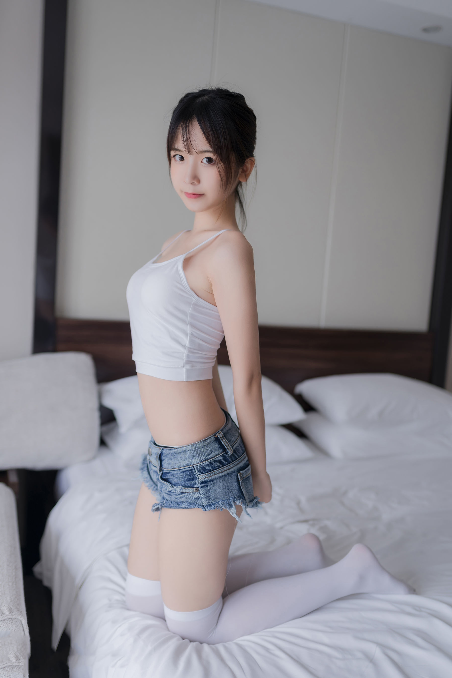 图片[36]-喵糖映画 VOL.442 吊带热裤 [36P]-六色网