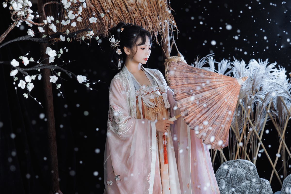 图片[17]-YiTuYu艺图语 Vol.3720 Qian Mo Hong Chen[23P]-六色网