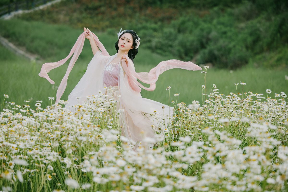 图片[23]-YiTuYu艺图语 Vol.4383 Qian Mo Hong Chen[24P]-六色网