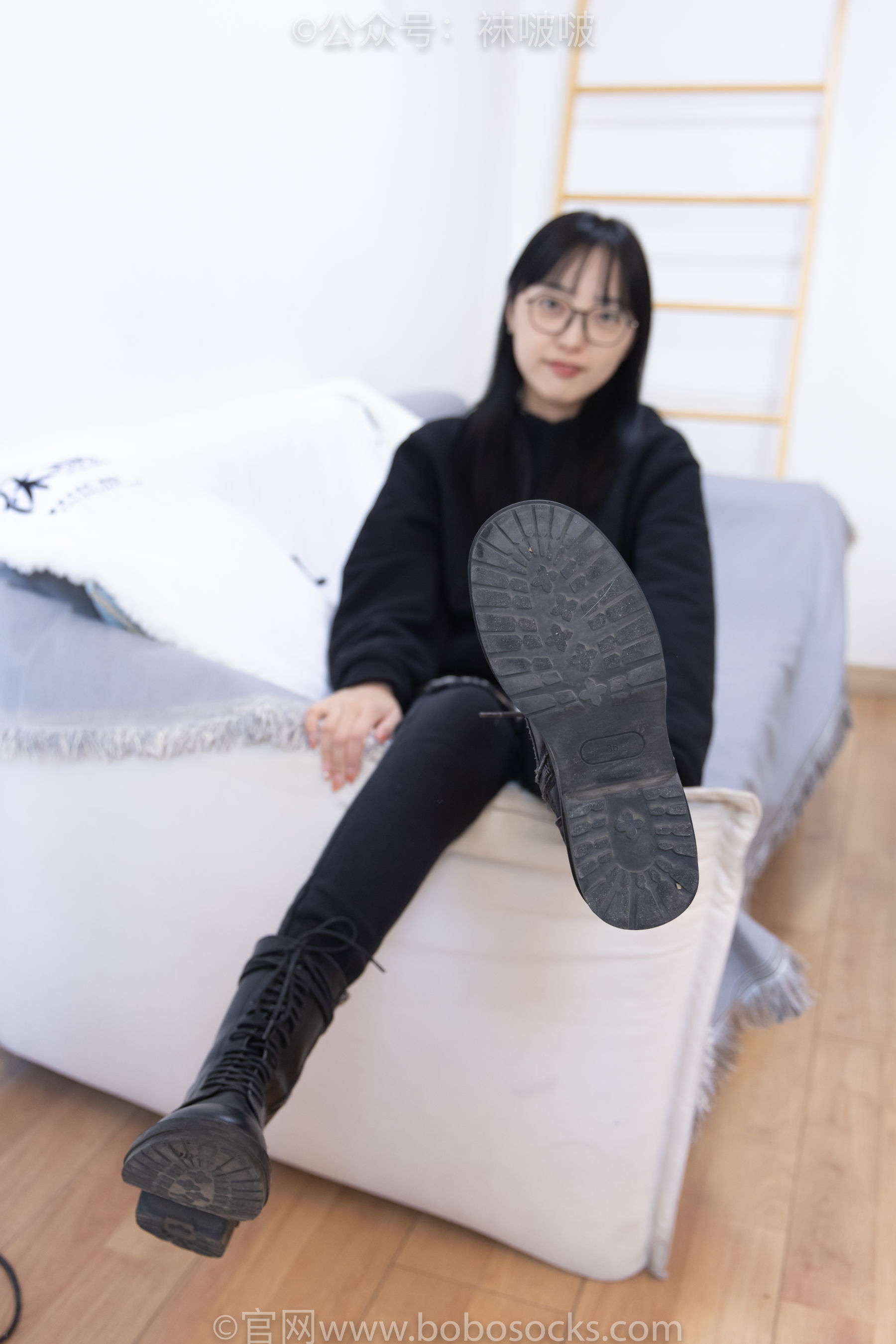 图片[11]-BoBoSocks袜啵啵 No.061 稚予-短靴、白棉袜、裸足[145P]-六色网