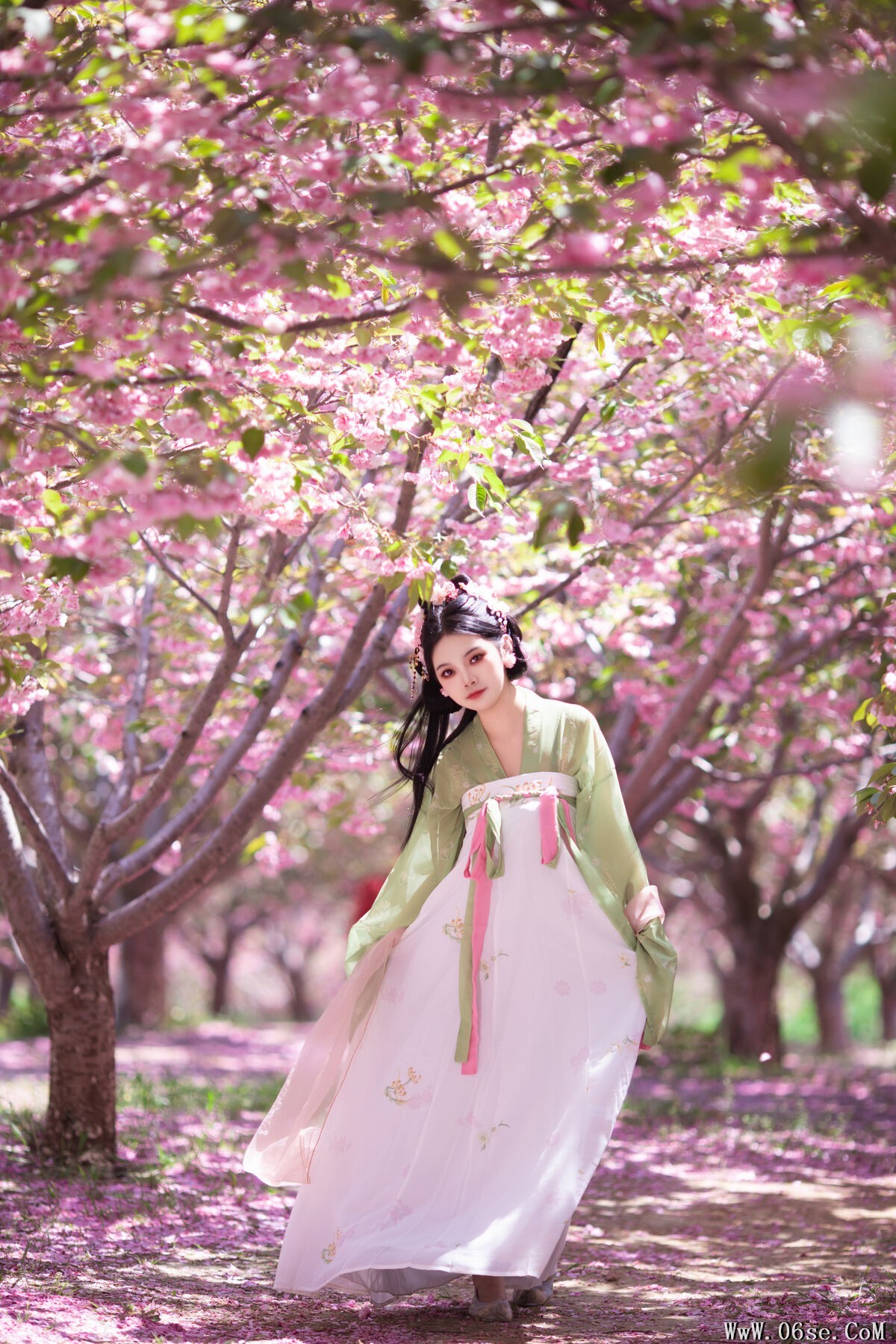 图片[4]-YiTuYu艺图语 Vol.7102 Wan Yi[23P]-六色网