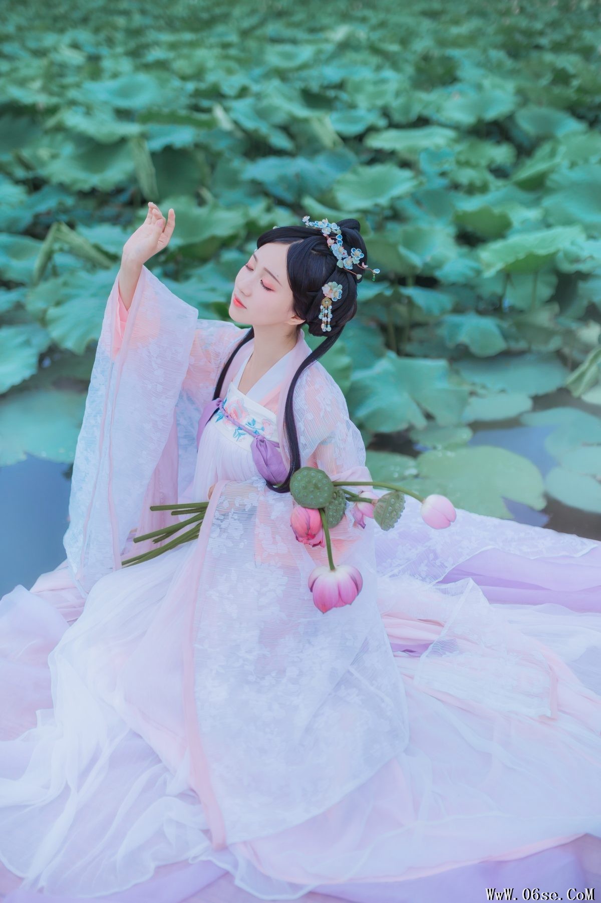 图片[13]-YiTuYu艺图语 Vol.4138 Qi Luo Sheng De Xiao Su Su[24P]-六色网