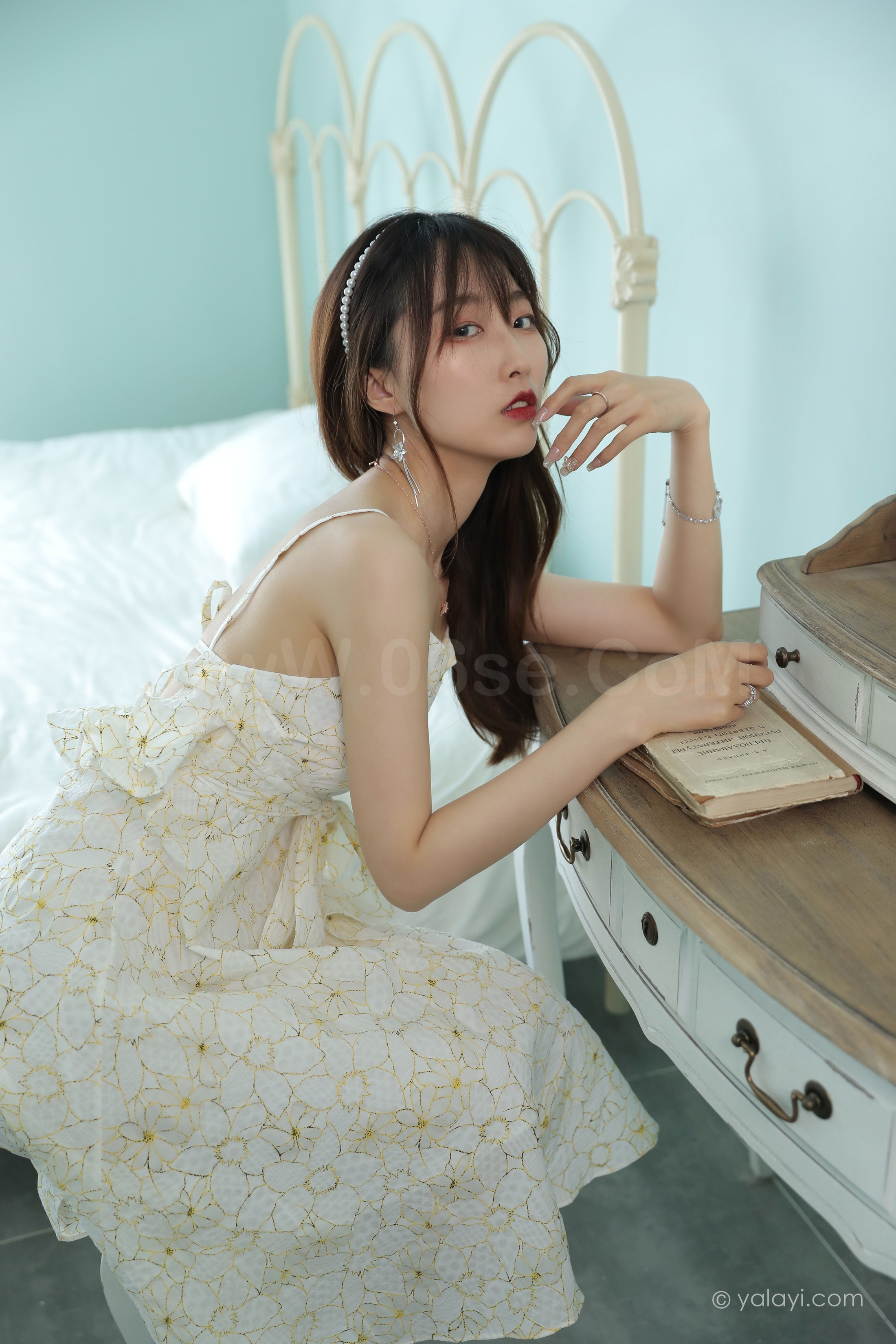 图片[38]-雅拉伊 – 佳佳《自由的孤独》[42P]-六色网