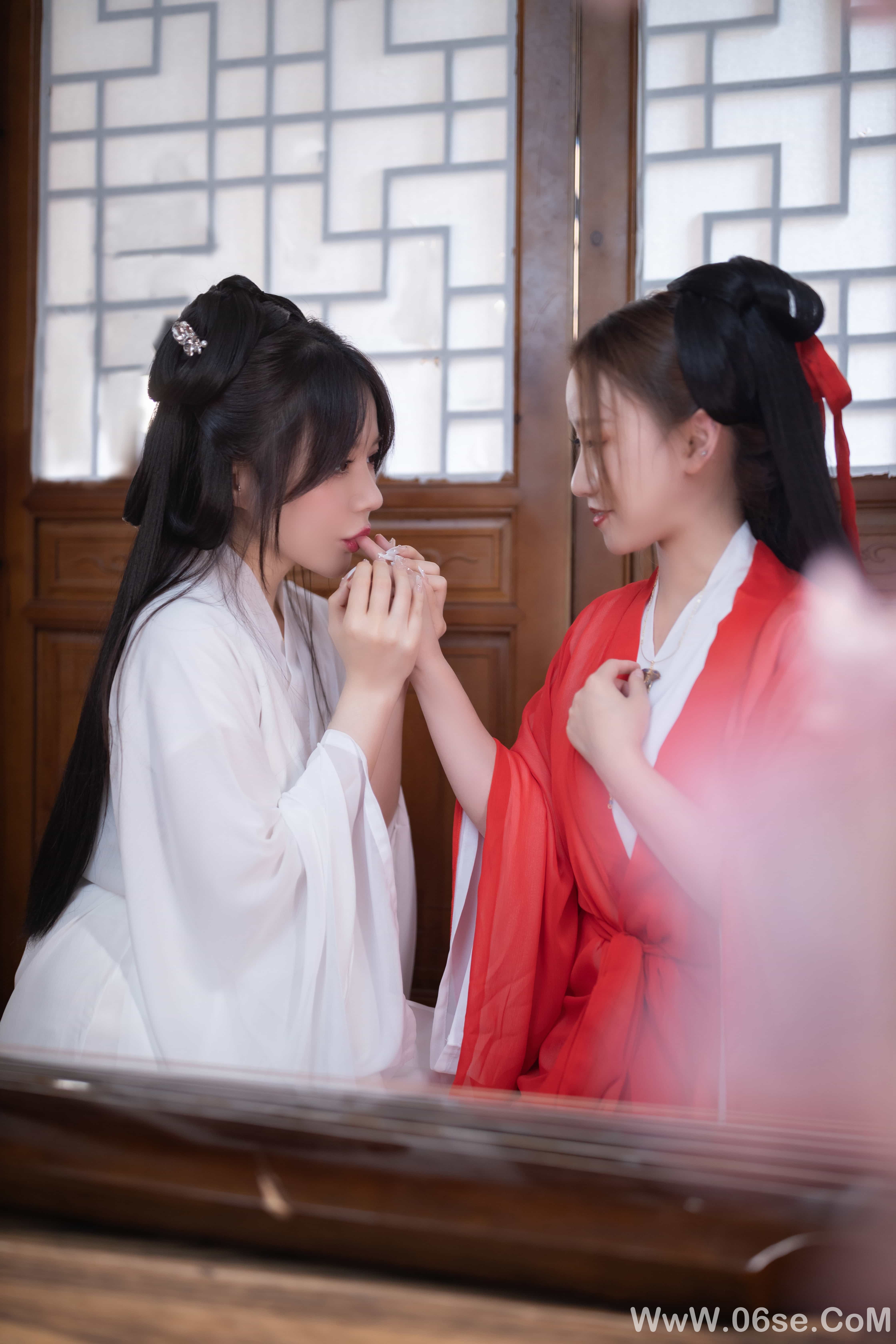 图片[64]-秀人名模鱼子酱Fish内部私购未上架《双女古装剧情》写真[153P]-六色网
