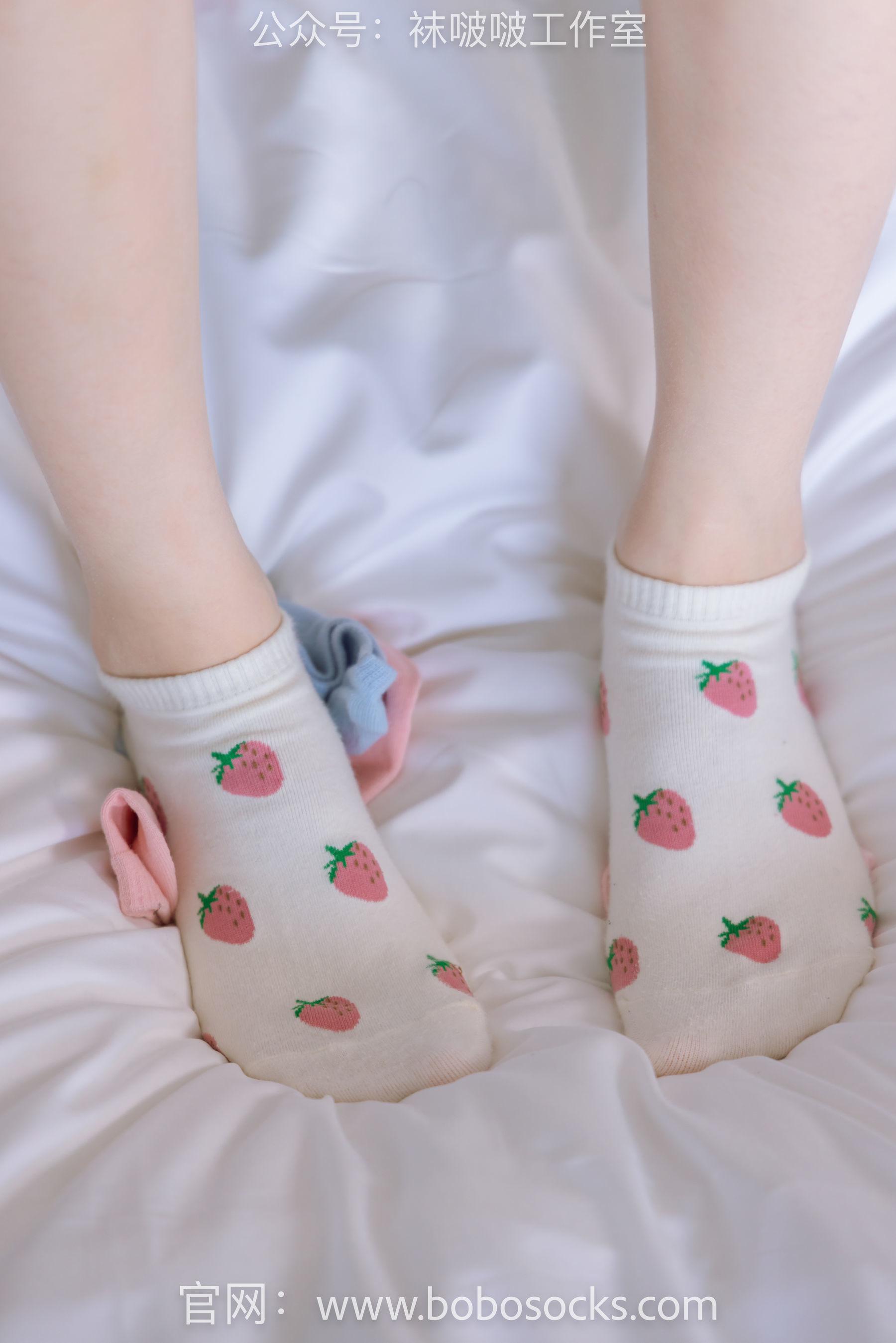 图片[130]-BoBoSocks袜啵啵 No.127 稚予-麦昆板鞋、两双自然穿旧棉袜、裸足[139P]-六色网