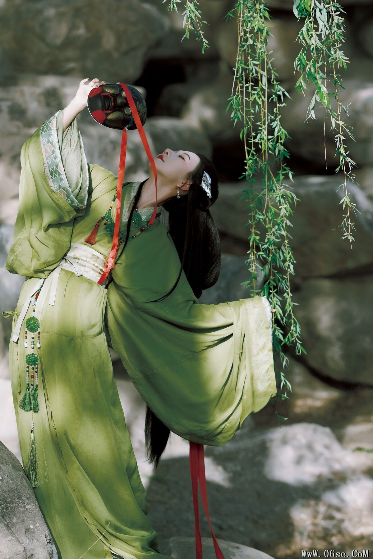图片[13]-YiTuYu艺图语 Vol.7287 Xiao Bei Ke Qing Bu Yao Fang Qi[21P]-六色网