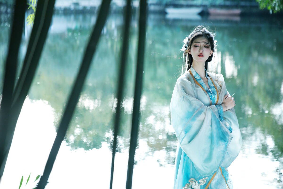 图片[24]-YiTuYu艺图语 Vol.6856 Er Liang Feng Yue[27P]-六色网