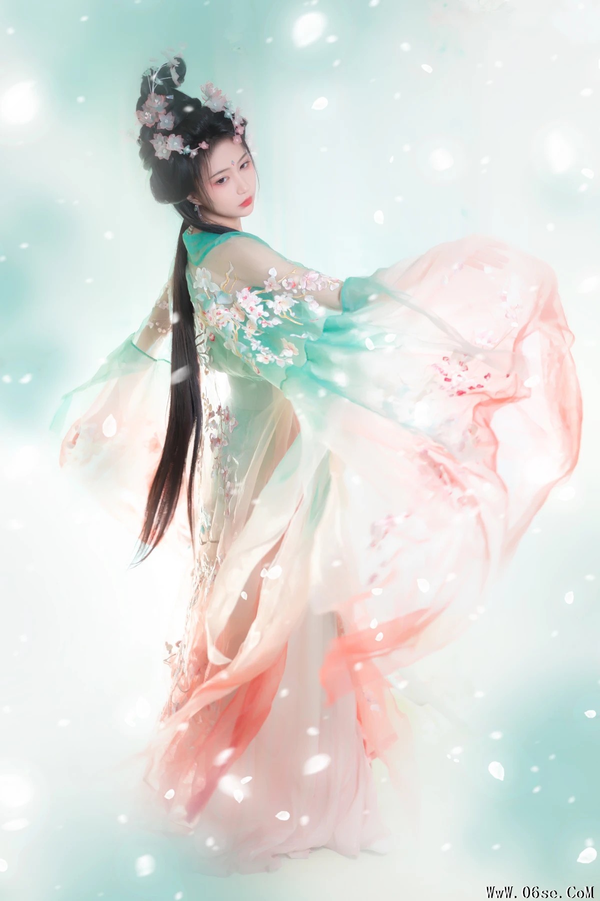 图片[15]-[艺图语]2022.12.26 Vol.2763 – 绿梅 [28P]-六色网