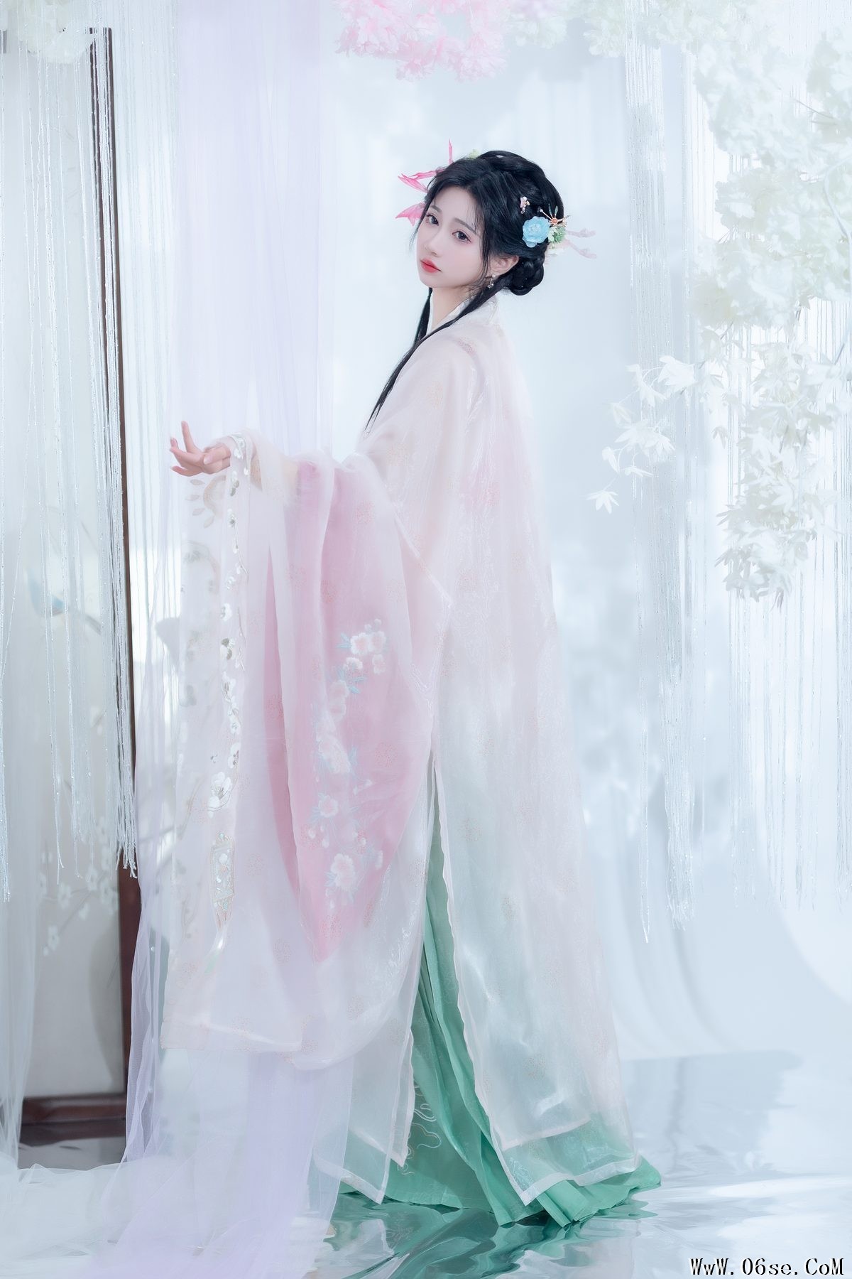 图片[23]-YiTuYu艺图语 Vol.6142 Qi Luo Sheng De Xiao Su Su[31P]-六色网