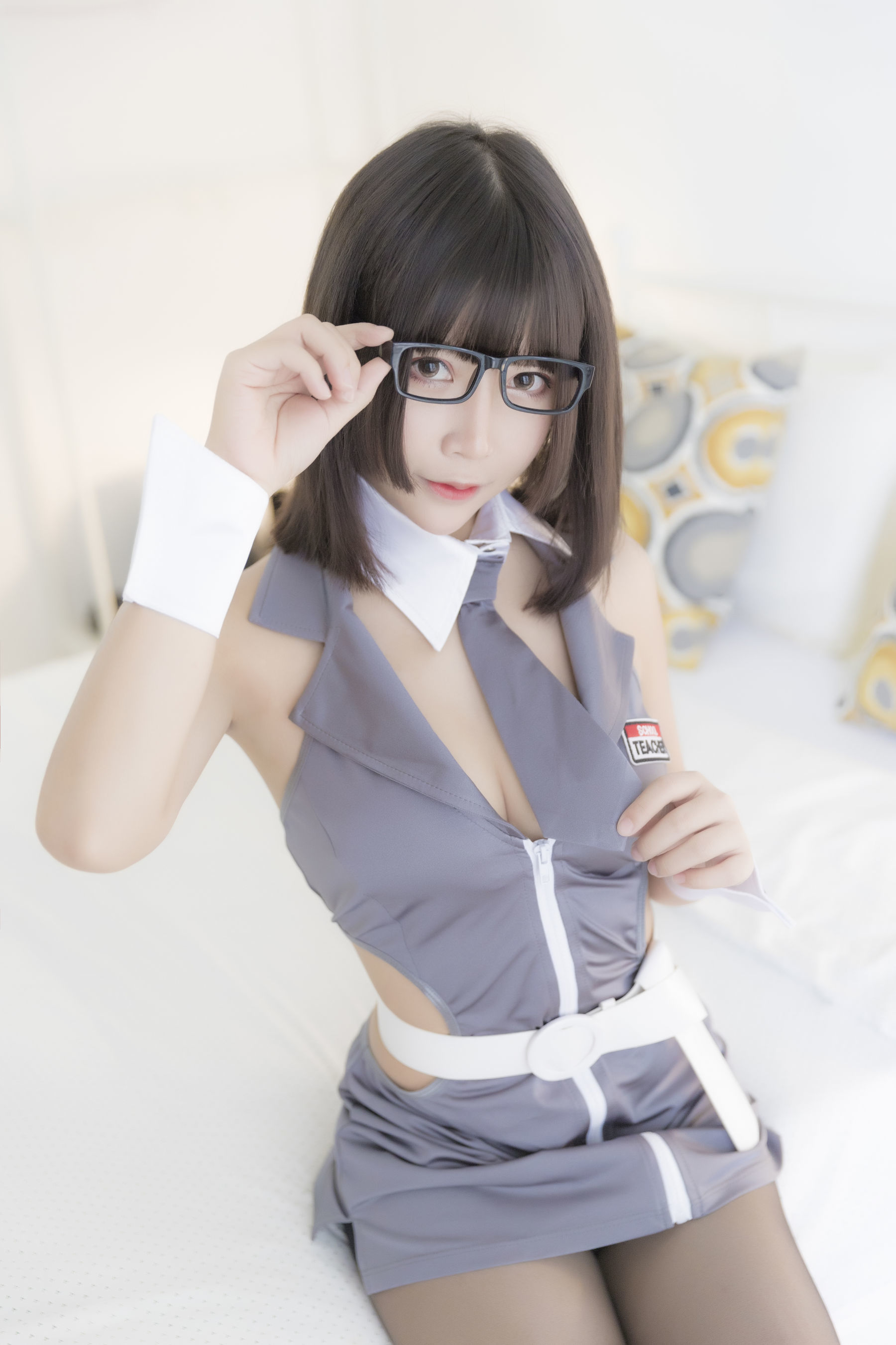 图片[2]-二次元妹子抱走莫子aa 黑丝制服[45P]-六色网
