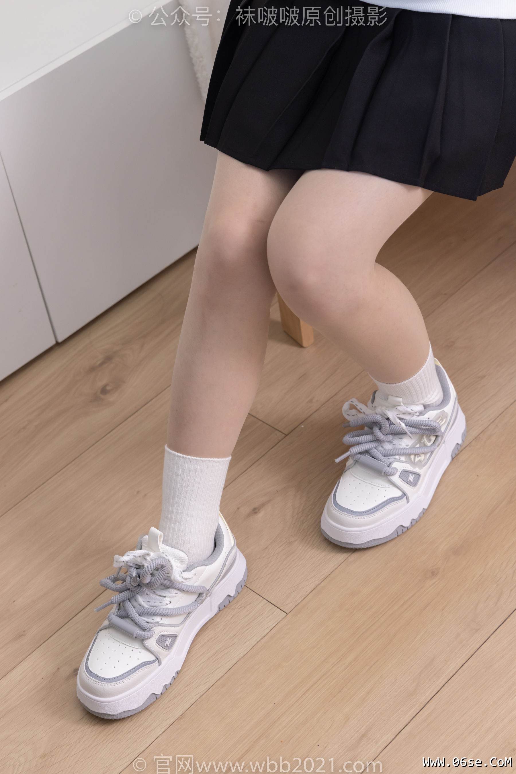 图片[77]-BoBoSocks袜啵啵 No.368 甜甜圈 -运动鞋、白棉袜、油亮肉丝[160P]-六色网