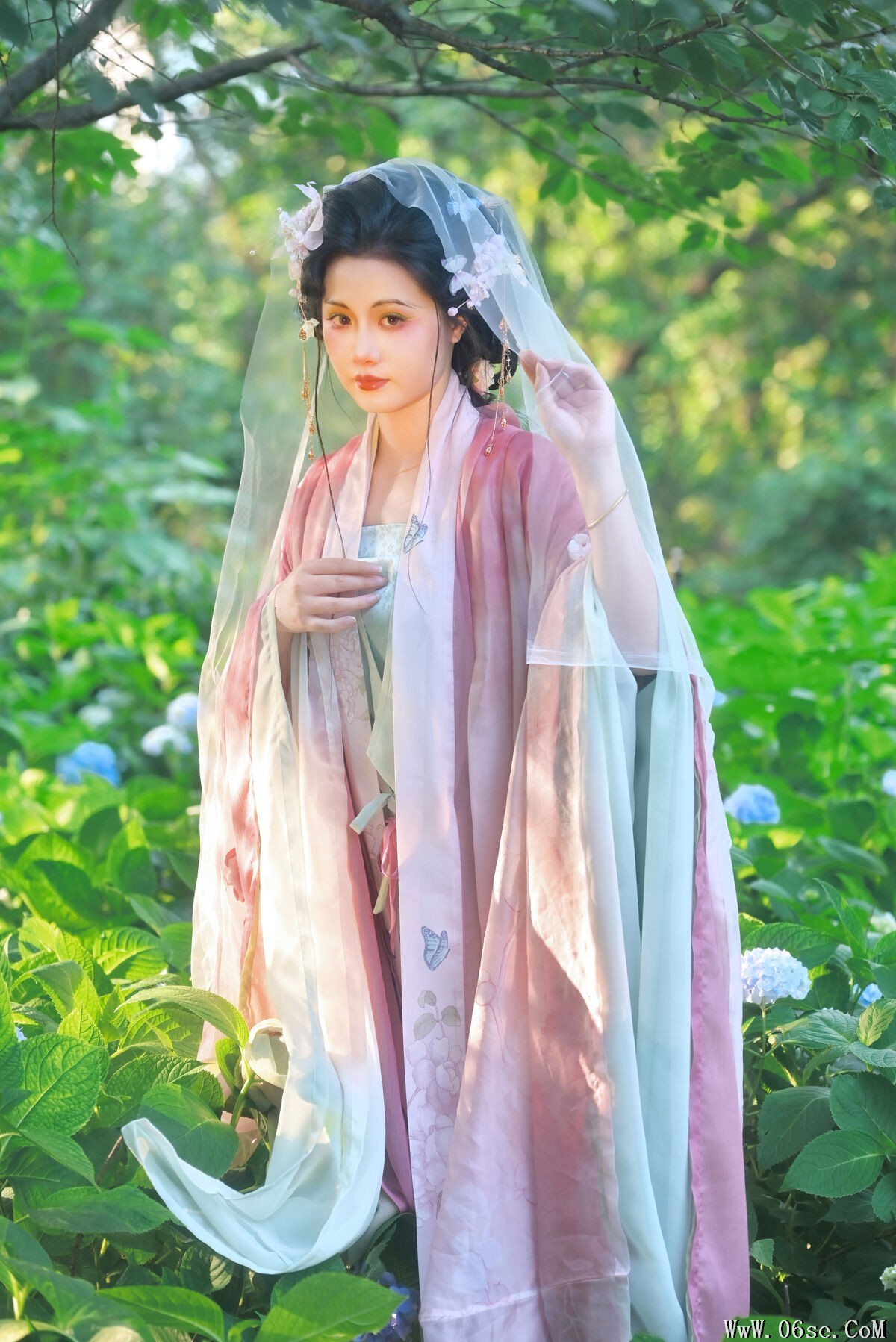 图片[19]-YiTuYu艺图语 Vol.7172 Yi Zhi Tou Lan De Li Li[22P]-六色网