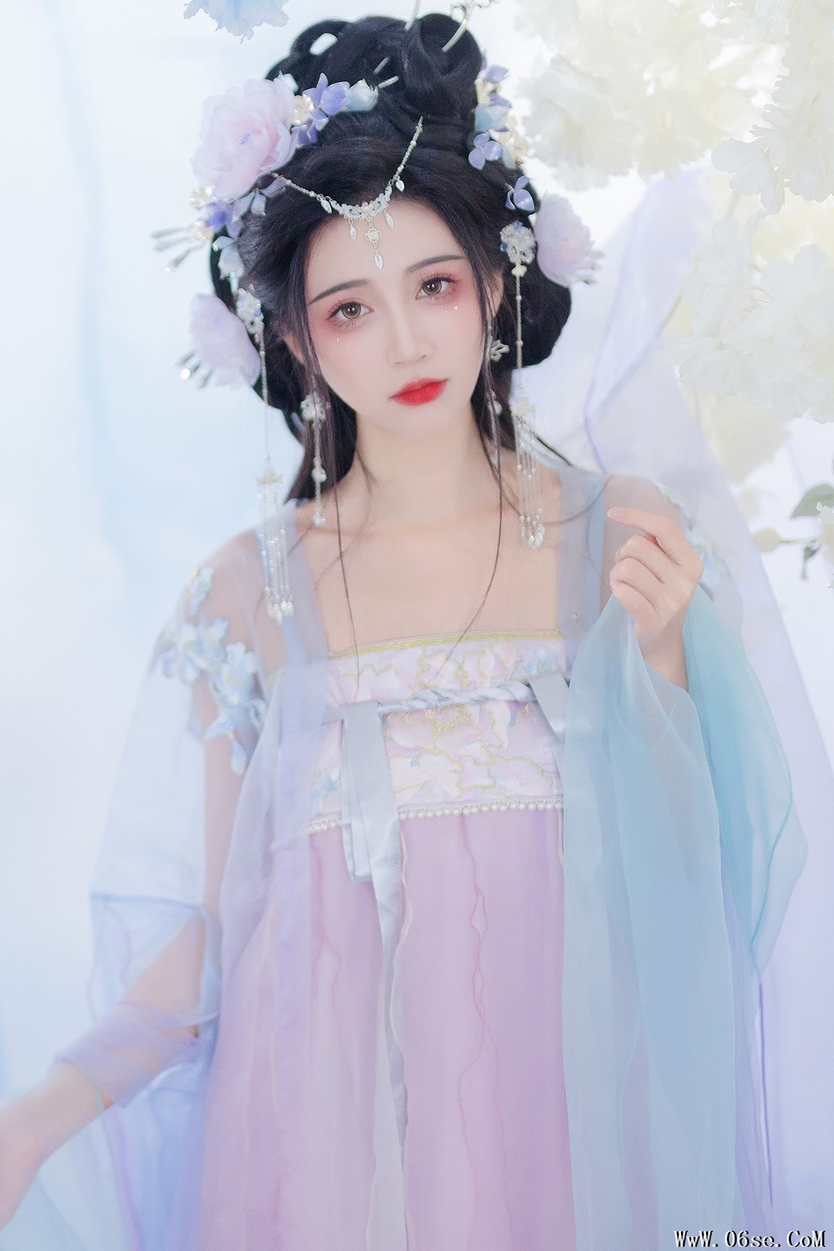YiTuYu艺图语 Vol.5599 Qi Luo Sheng De Xiao Su Su[31P]-六色网