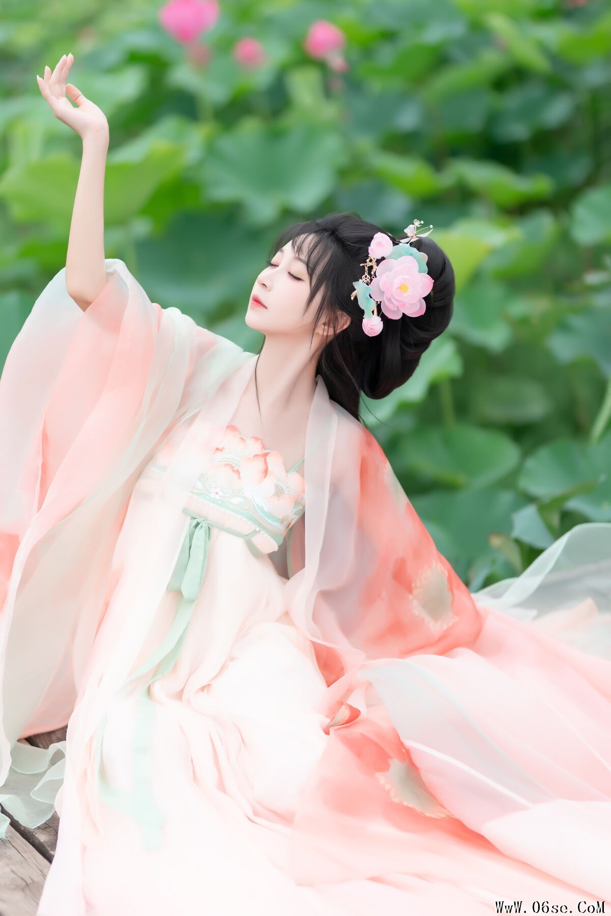 图片[21]-YiTuYu艺图语 Vol.7685 Qi Luo Sheng De Xiao Su Su[28P]-六色网